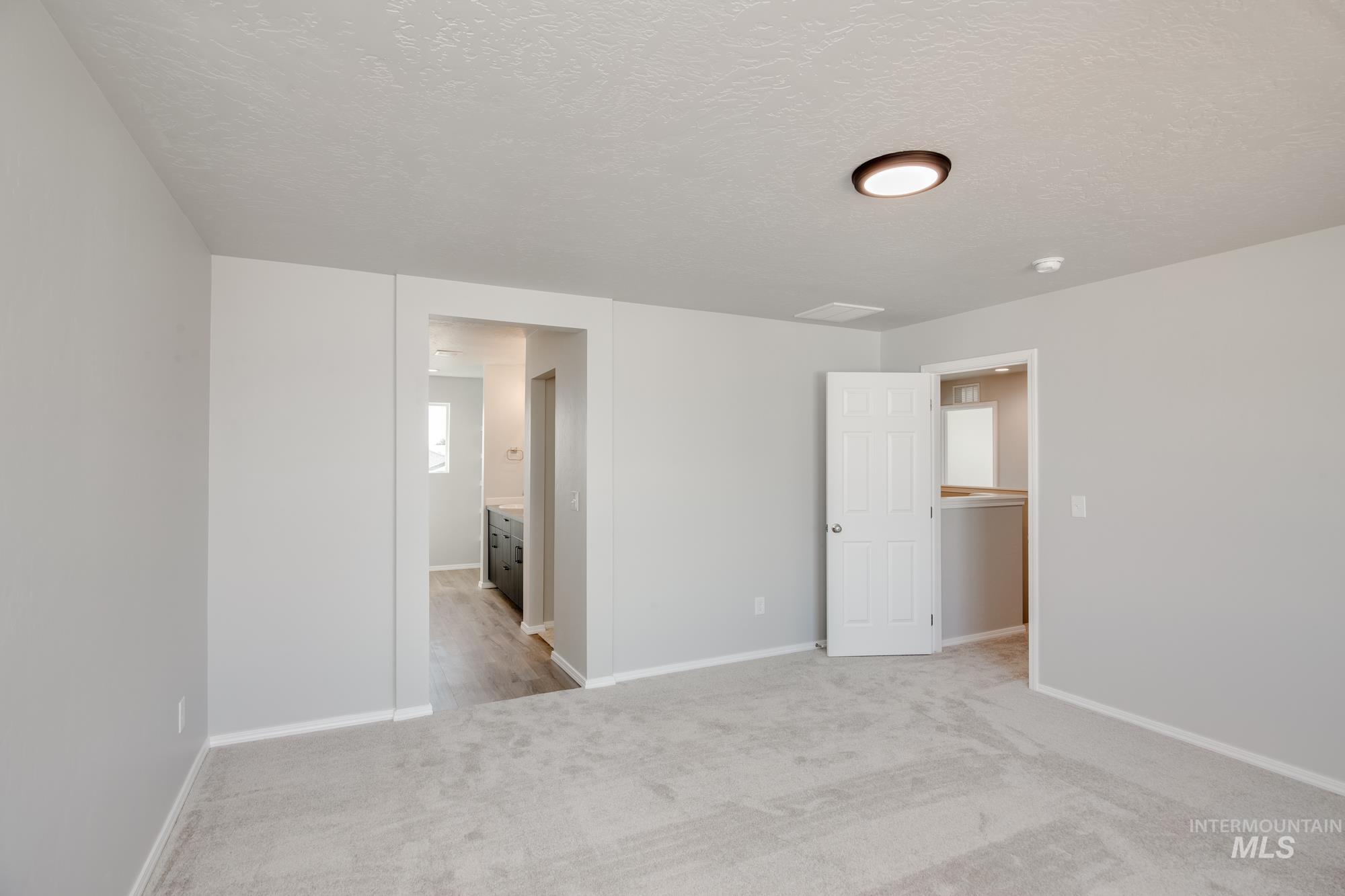 4118 E White Plains St