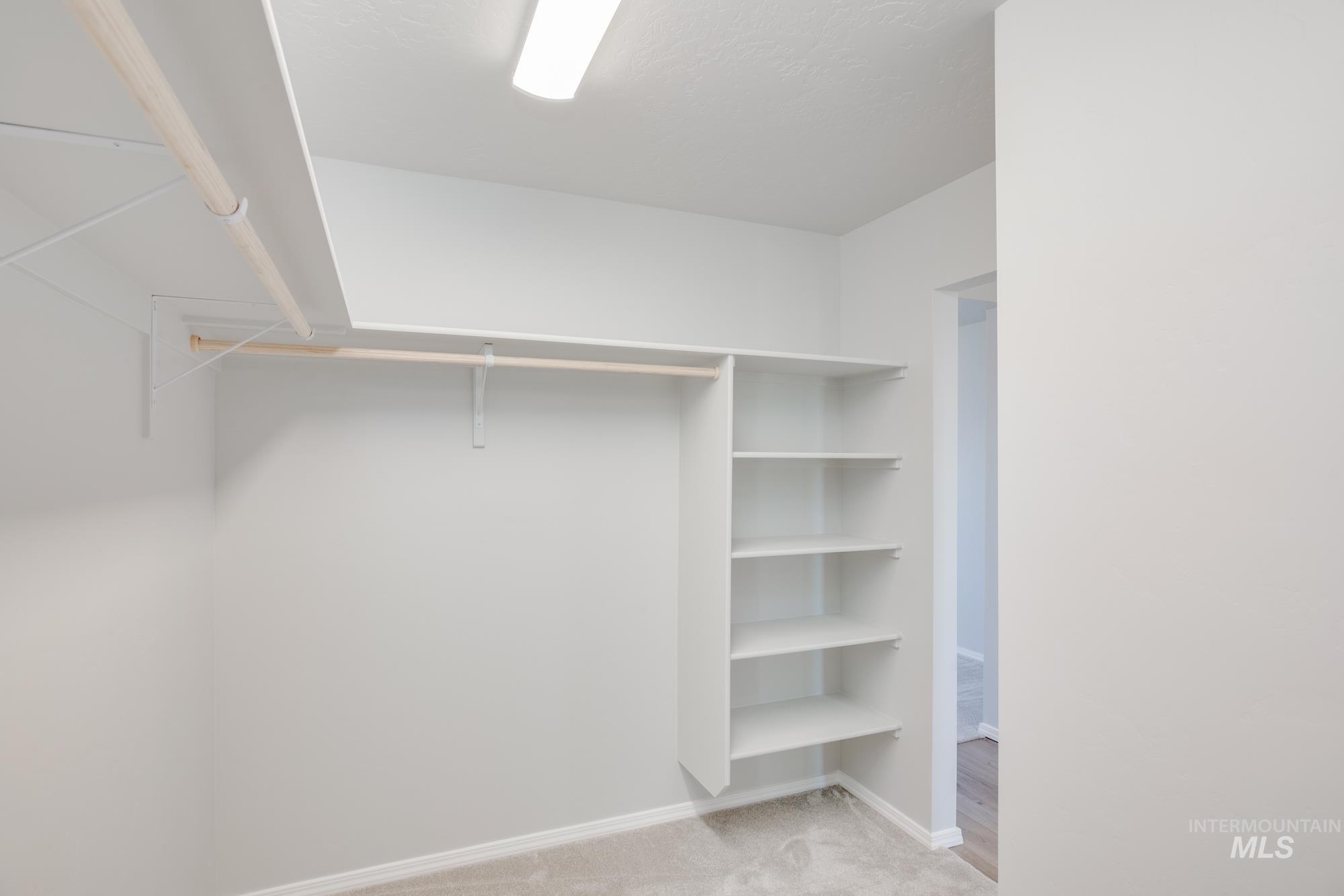 4118 E White Plains St