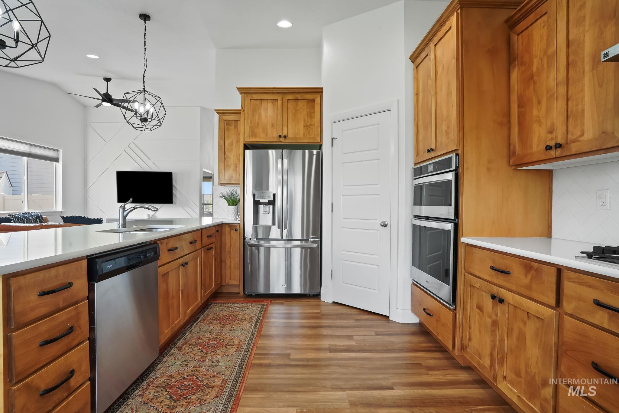 1178 E Imlay