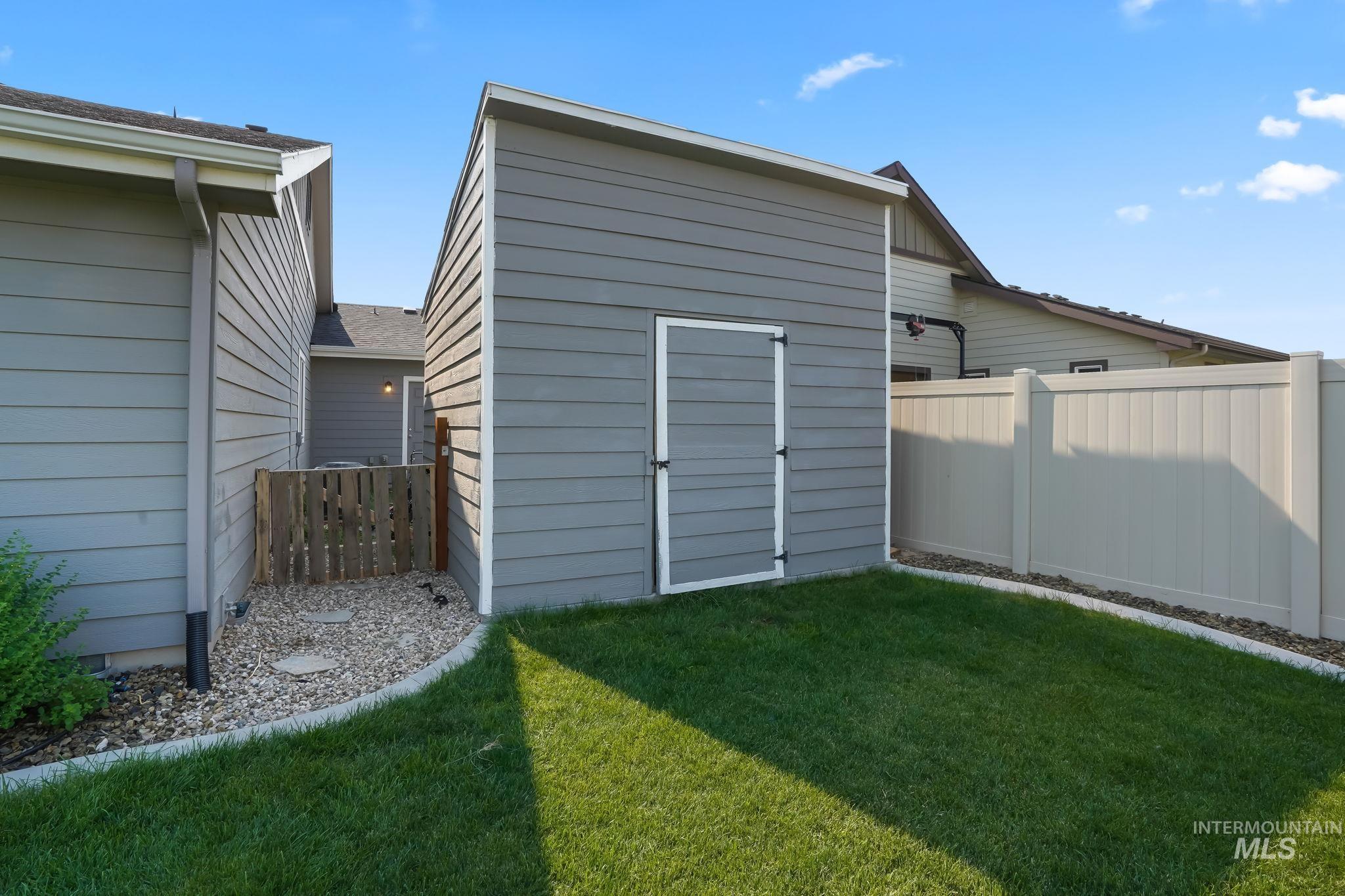 1178 E Imlay