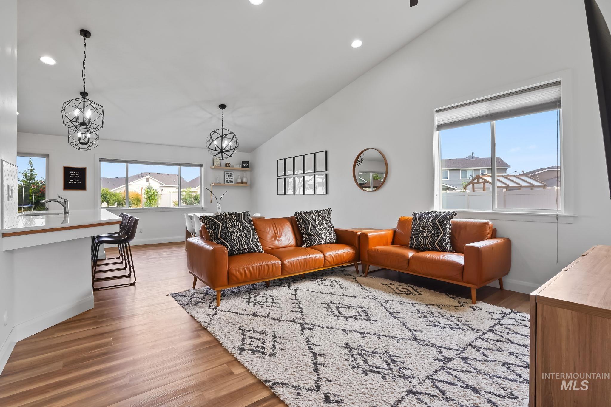 1178 E Imlay