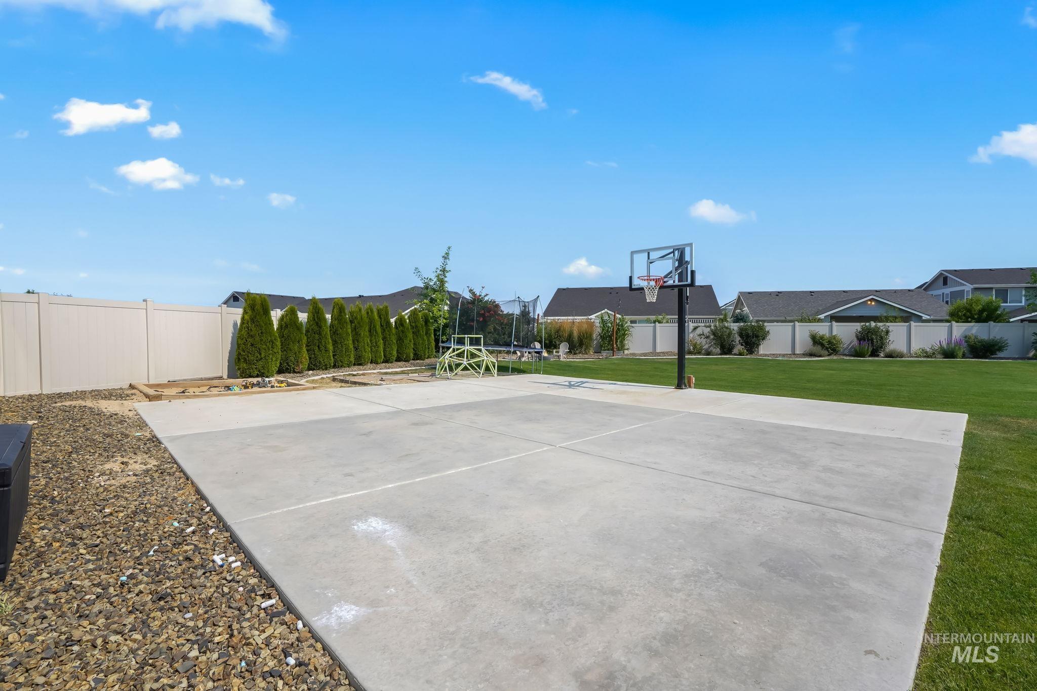 1178 E Imlay