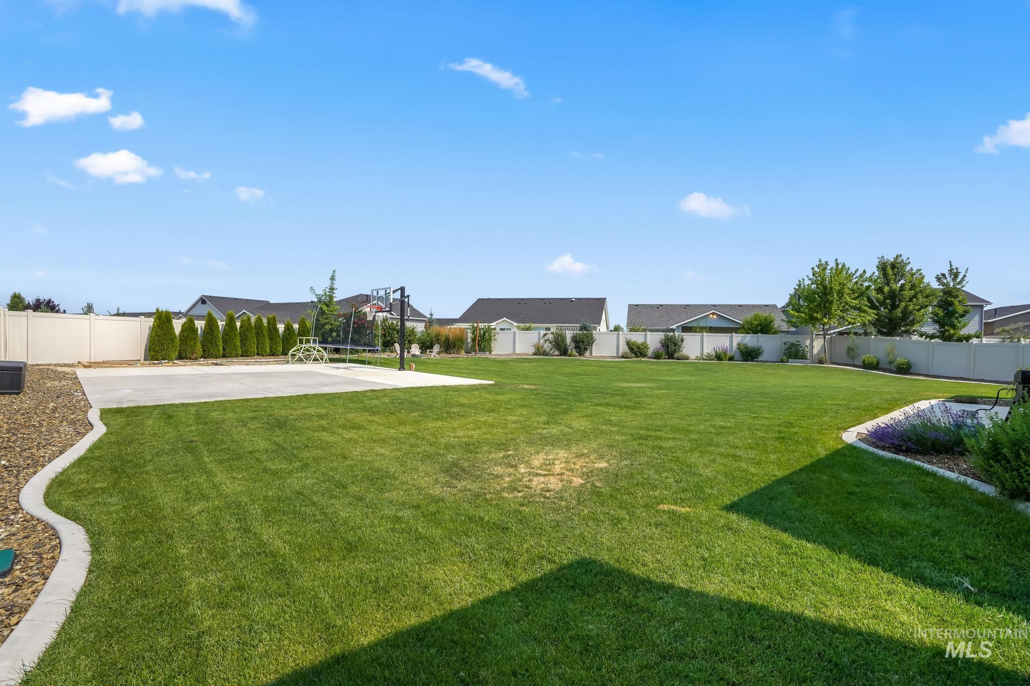 1178 E Imlay