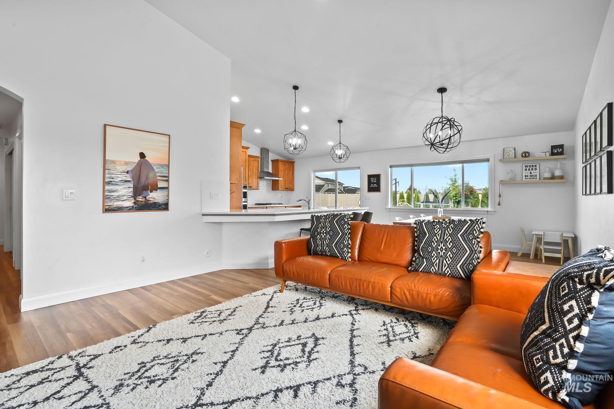 1178 E Imlay