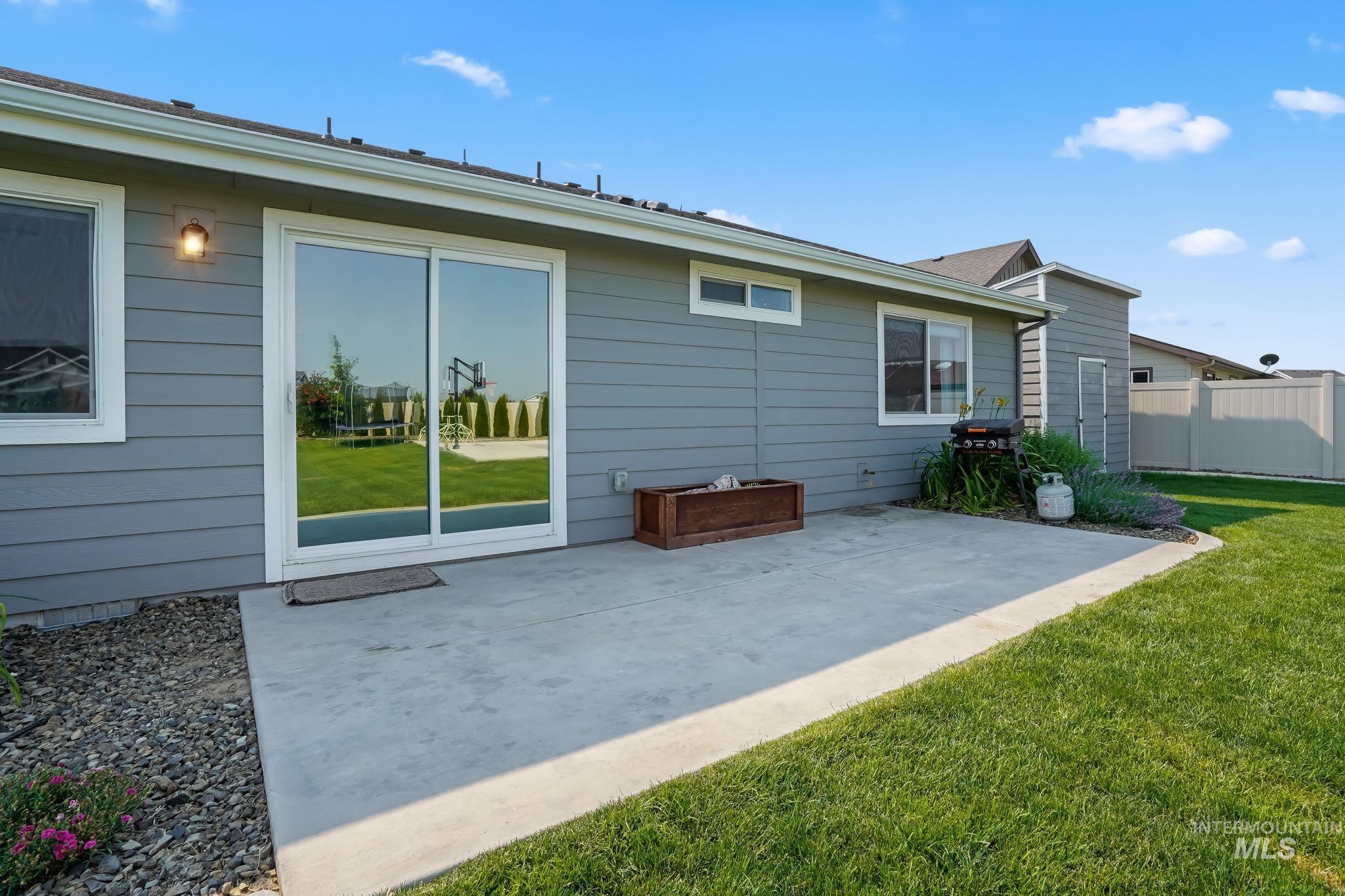 1178 E Imlay
