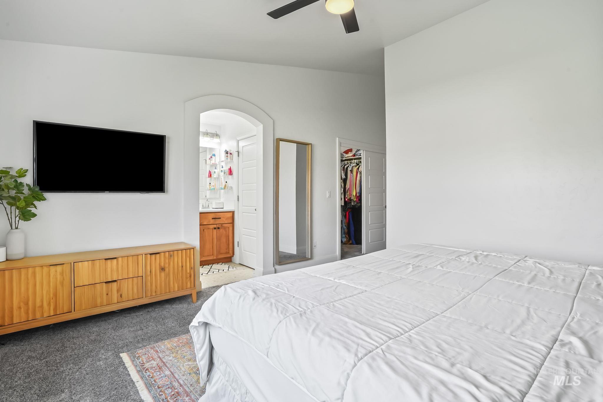 1178 E Imlay