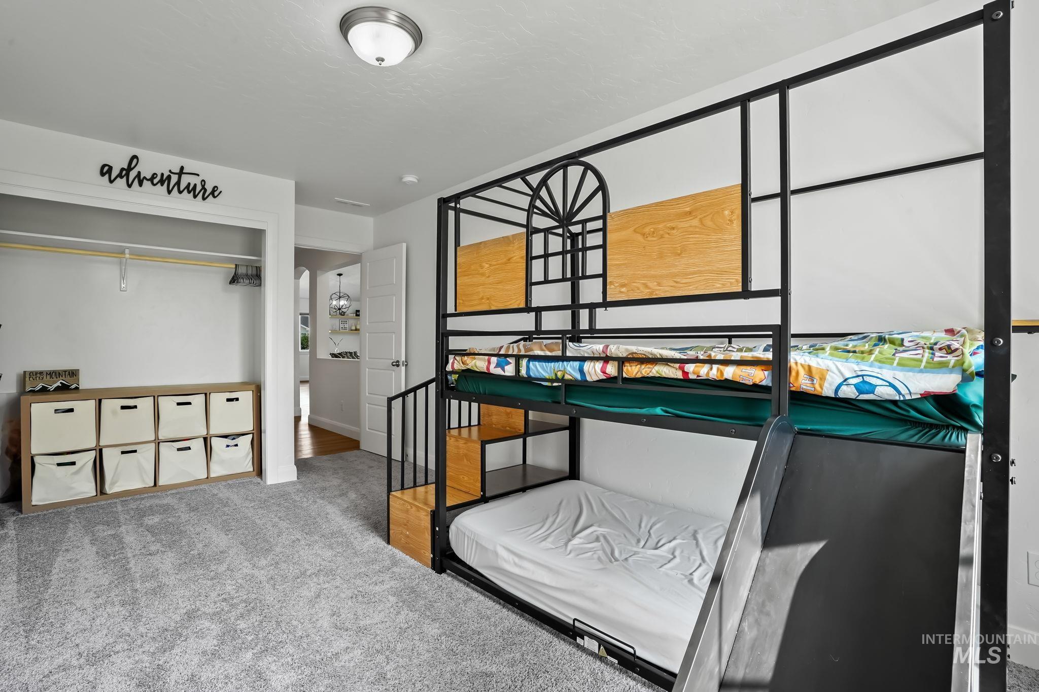 1178 E Imlay