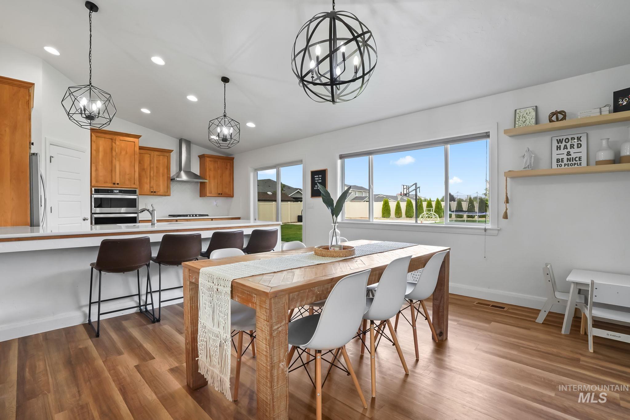 1178 E Imlay