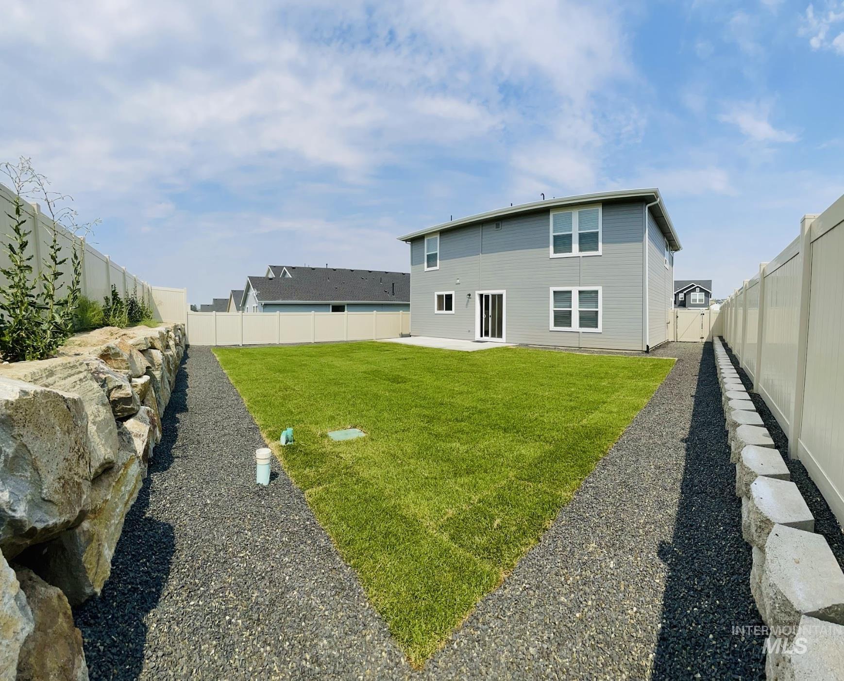 10085 W Threadgrass St