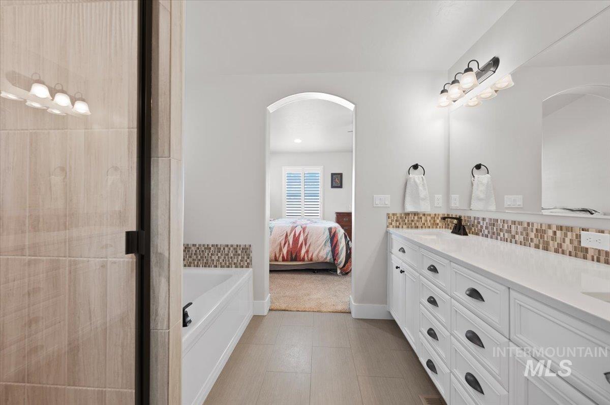 6194 E Mayfield Drive