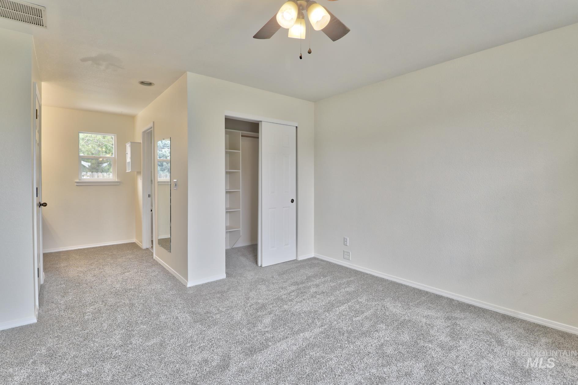 1579 N Manship Place