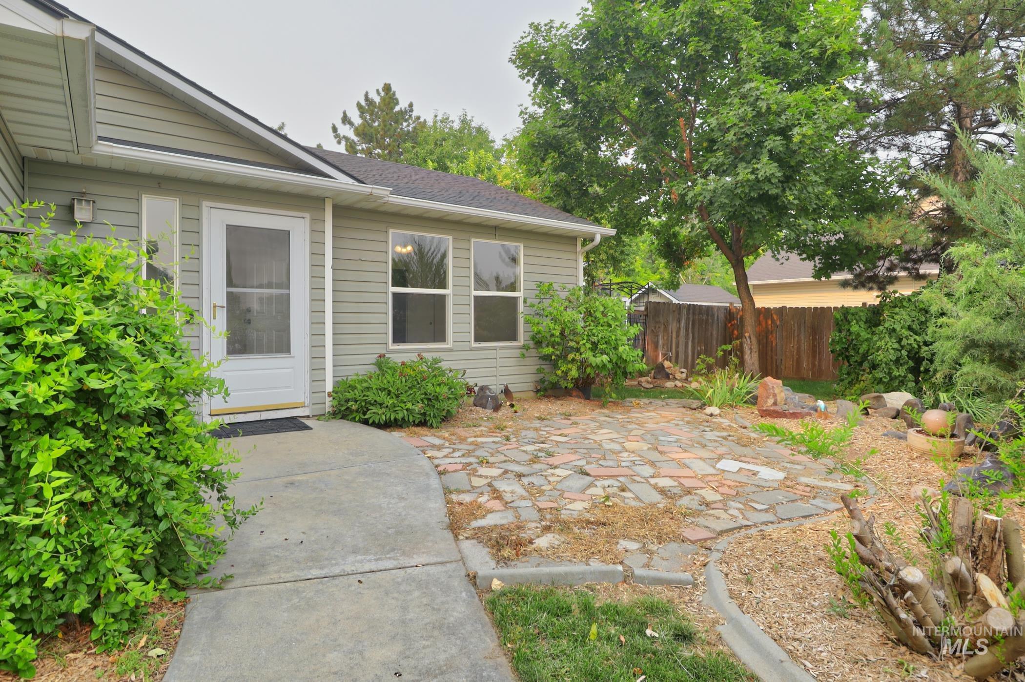 1579 N Manship Place