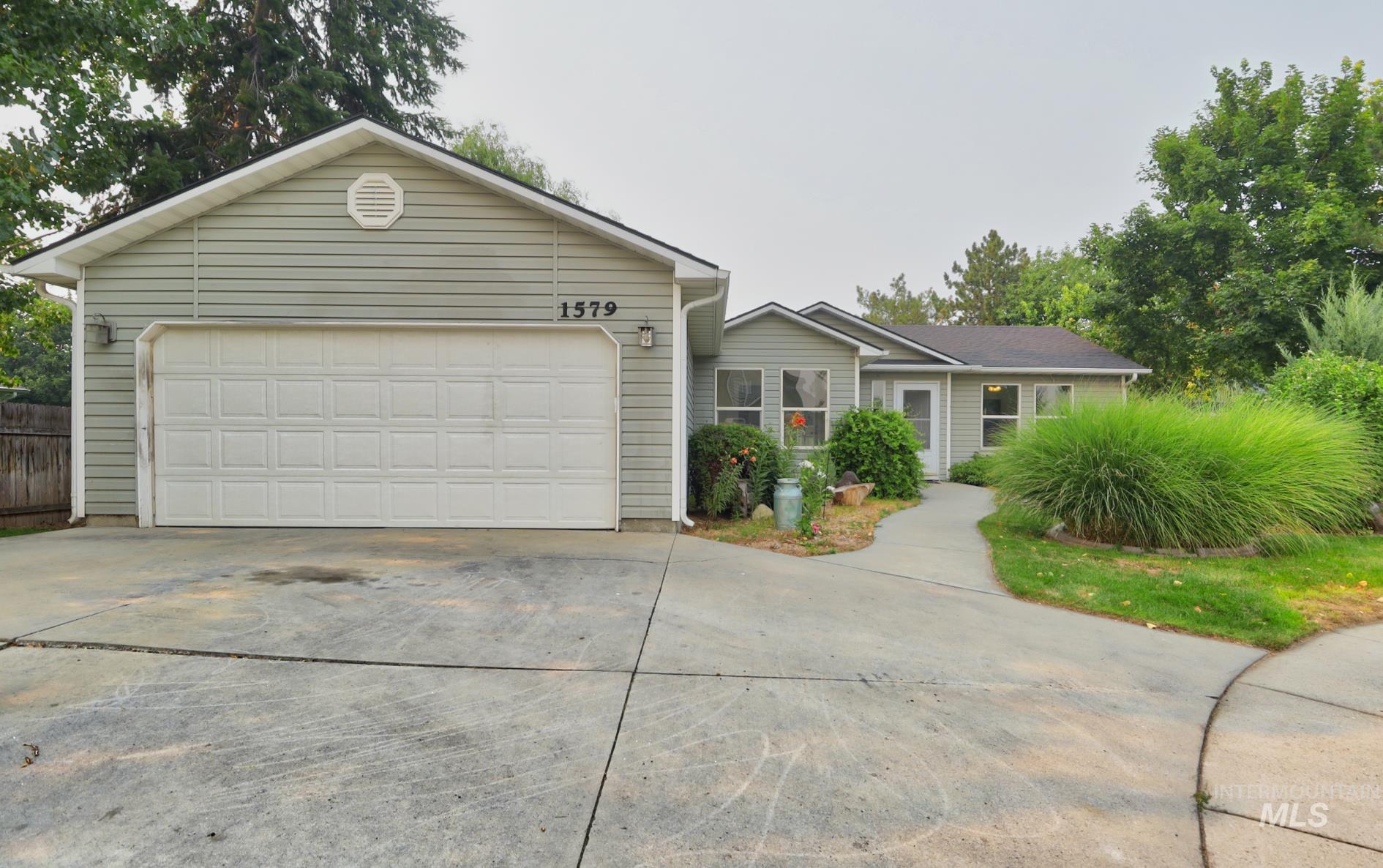 1579 N Manship Place