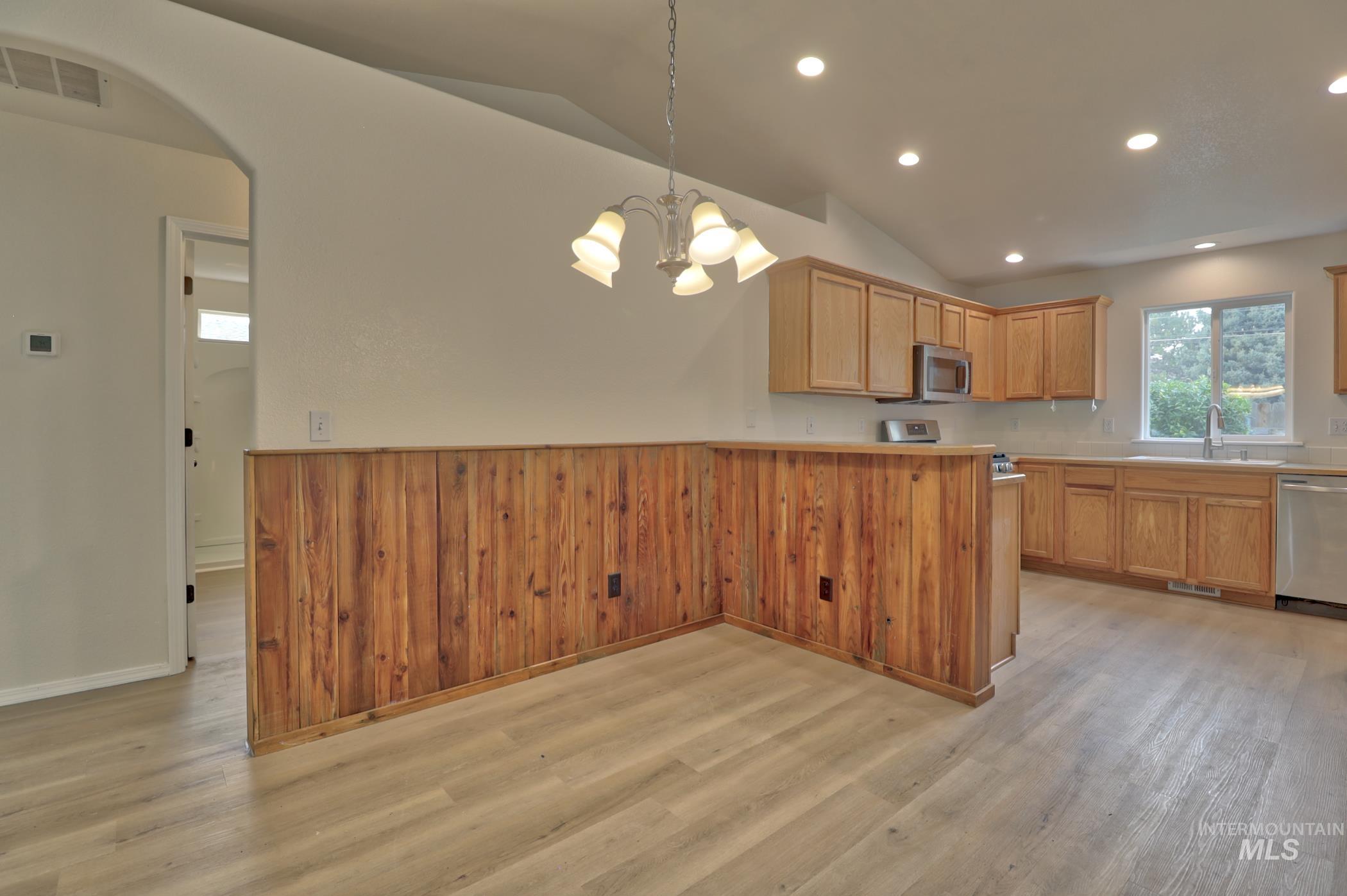 1579 N Manship Place