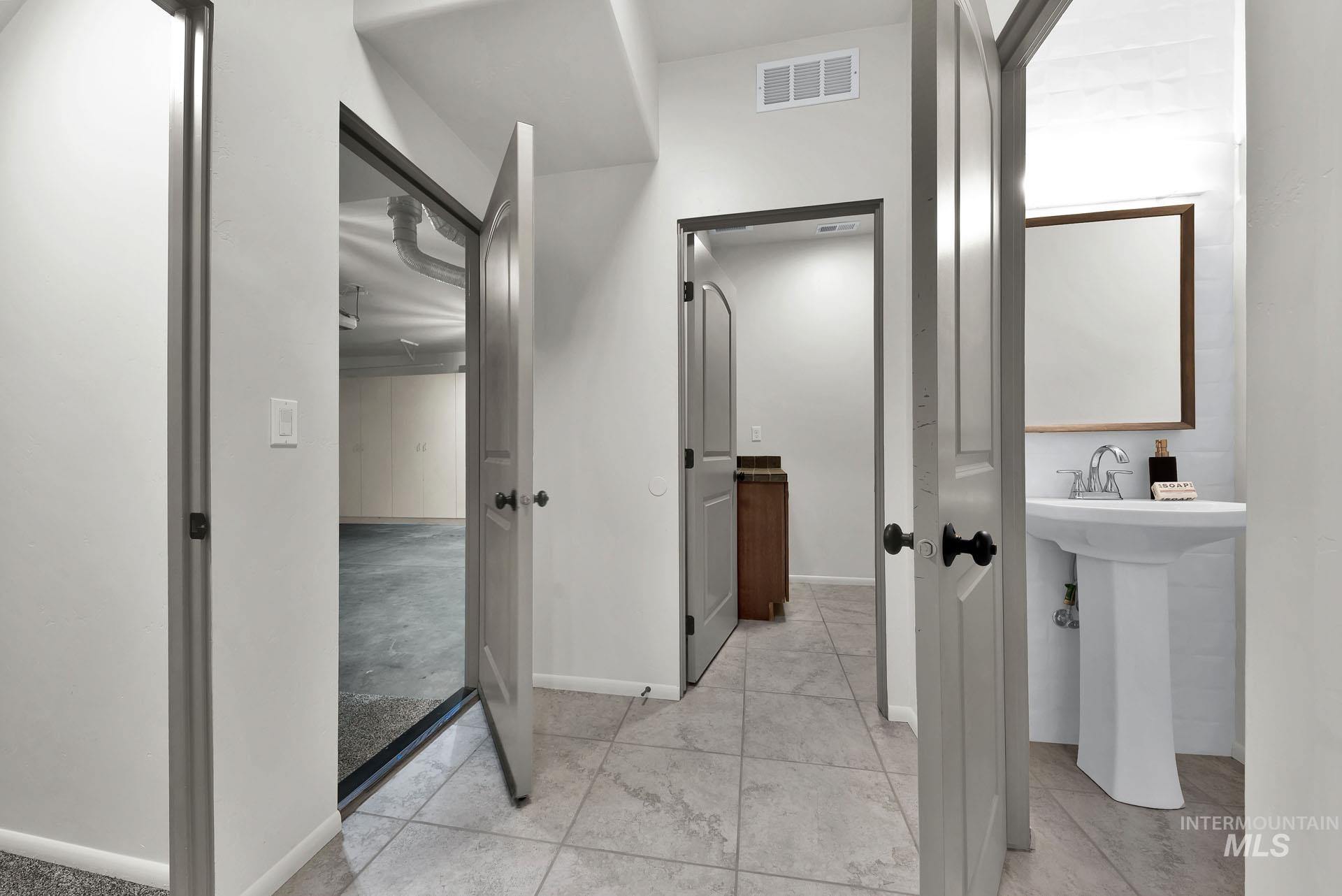 1683 S Stream Pointe Lane