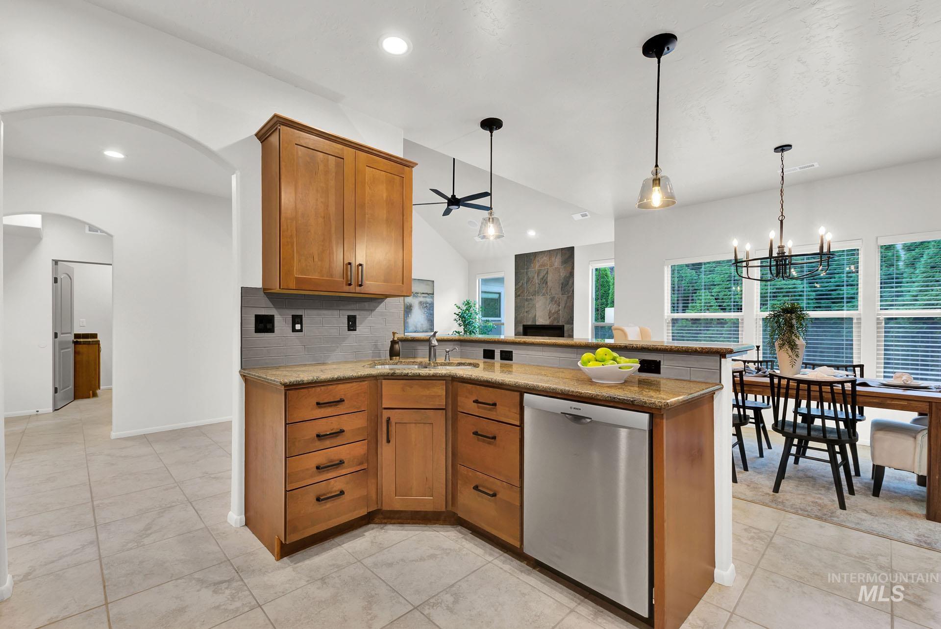 1683 S Stream Pointe Lane