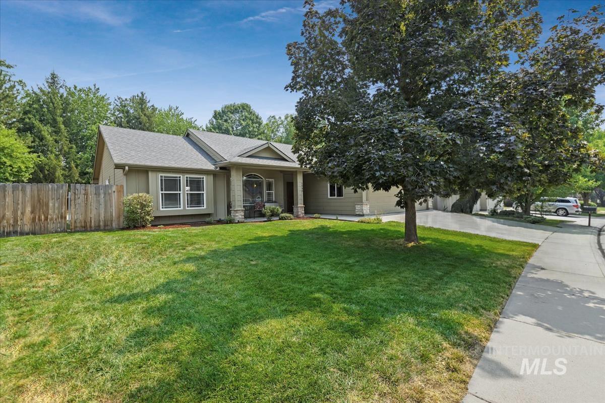 1546 N Prestwick Way