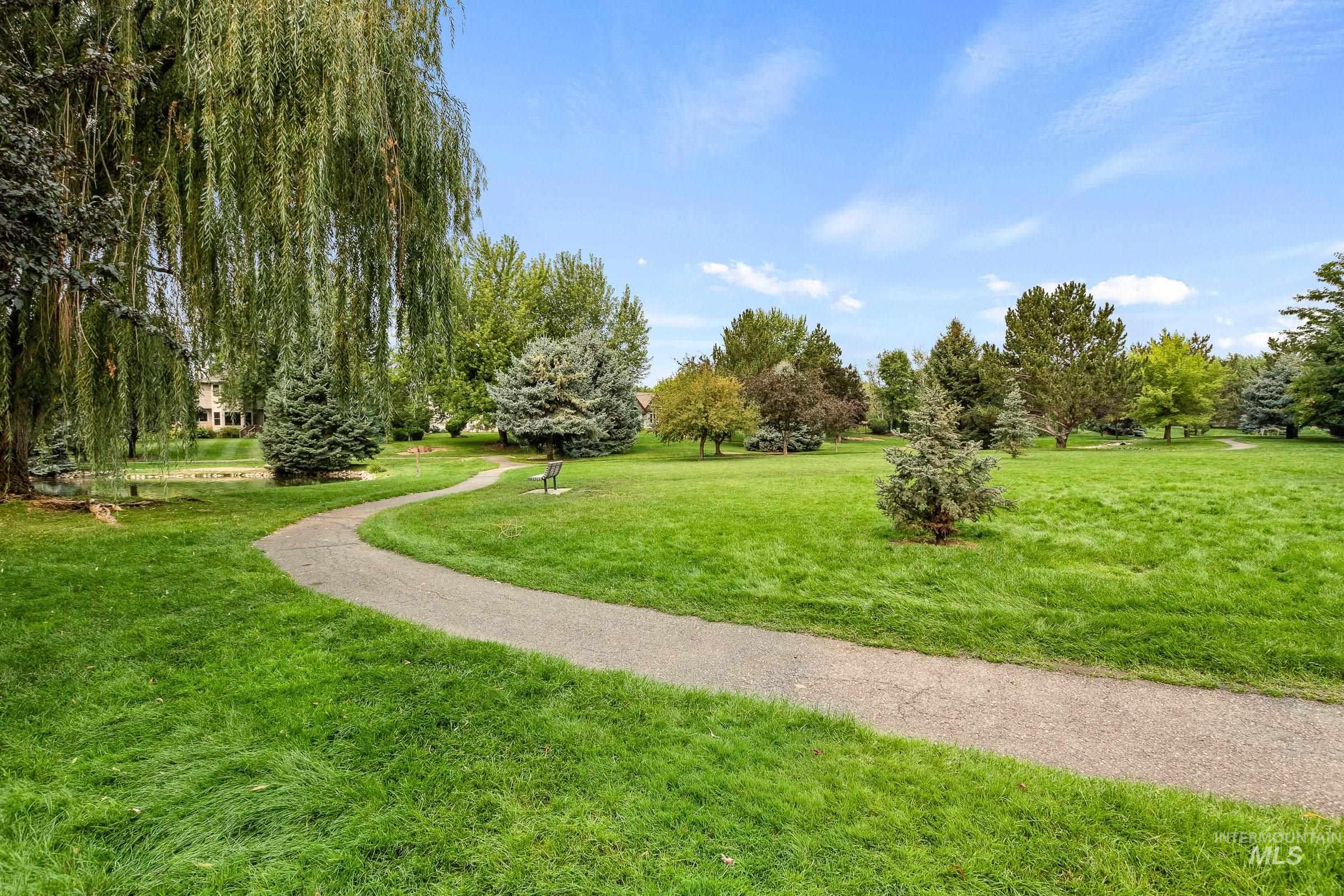 1546 N Prestwick Way