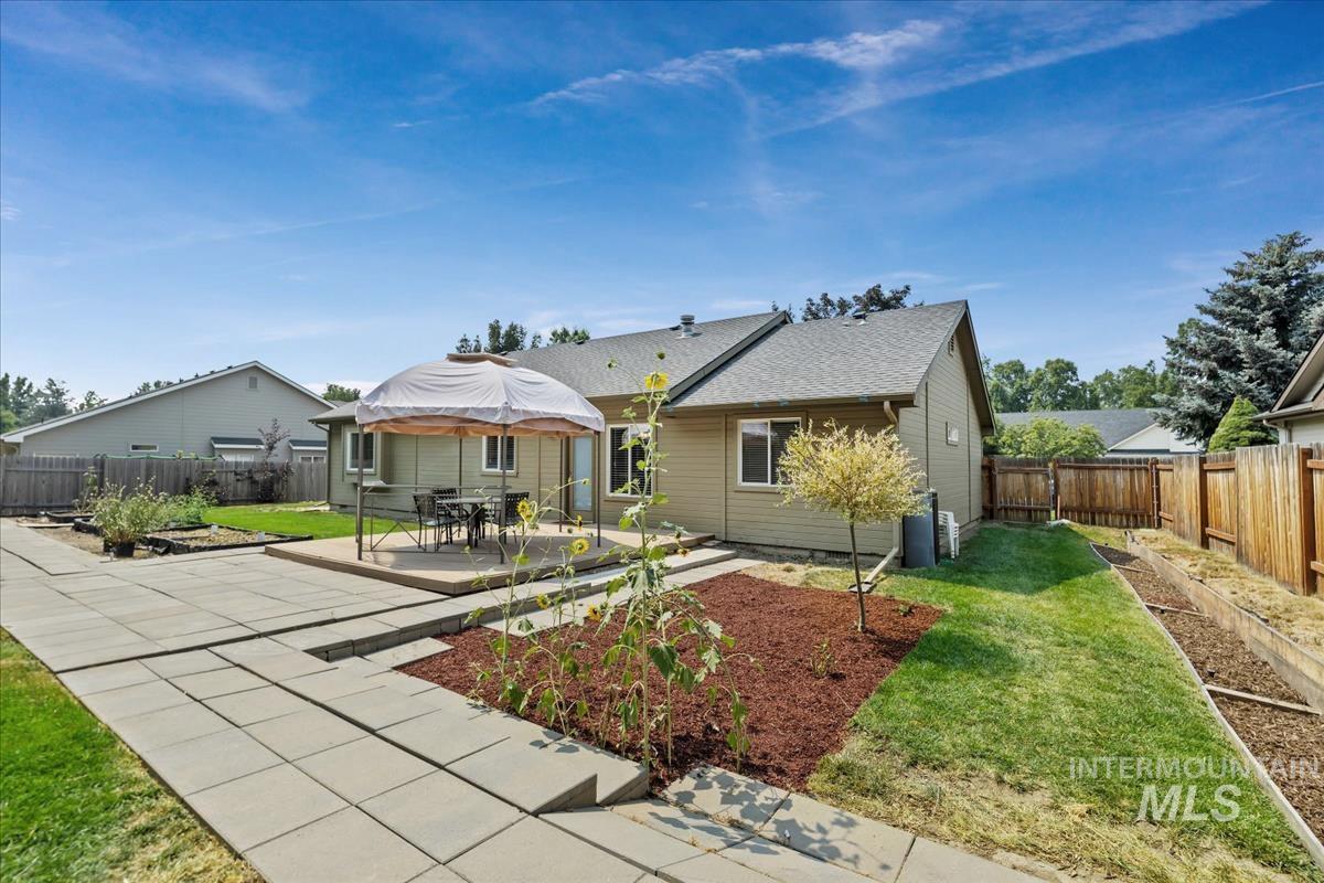 1546 N Prestwick Way