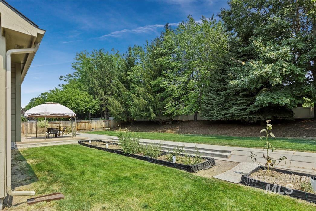 1546 N Prestwick Way