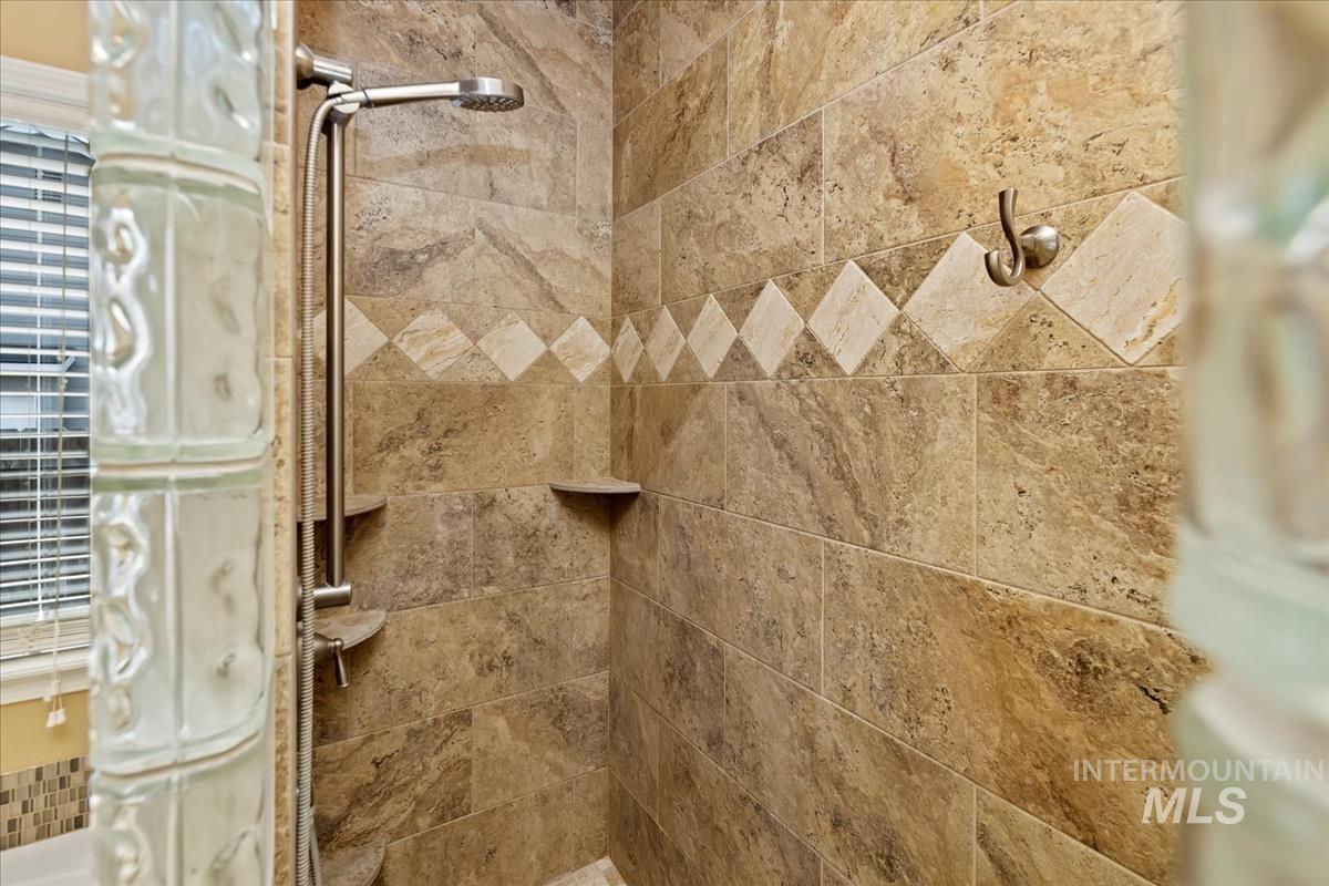 1546 N Prestwick Way