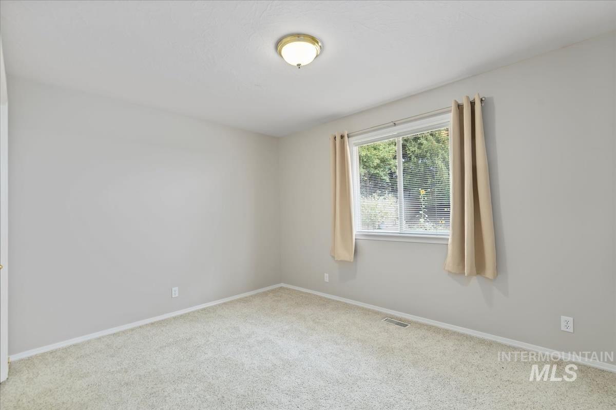 1546 N Prestwick Way