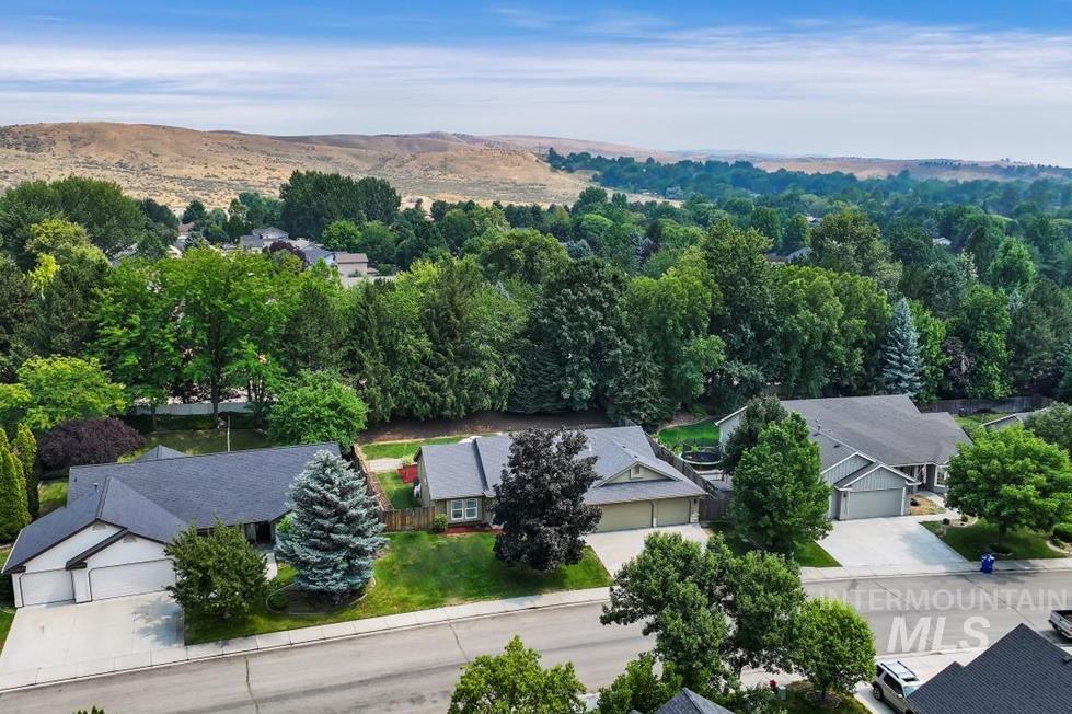 1546 N Prestwick Way