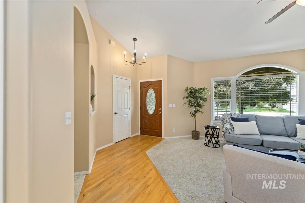 1546 N Prestwick Way