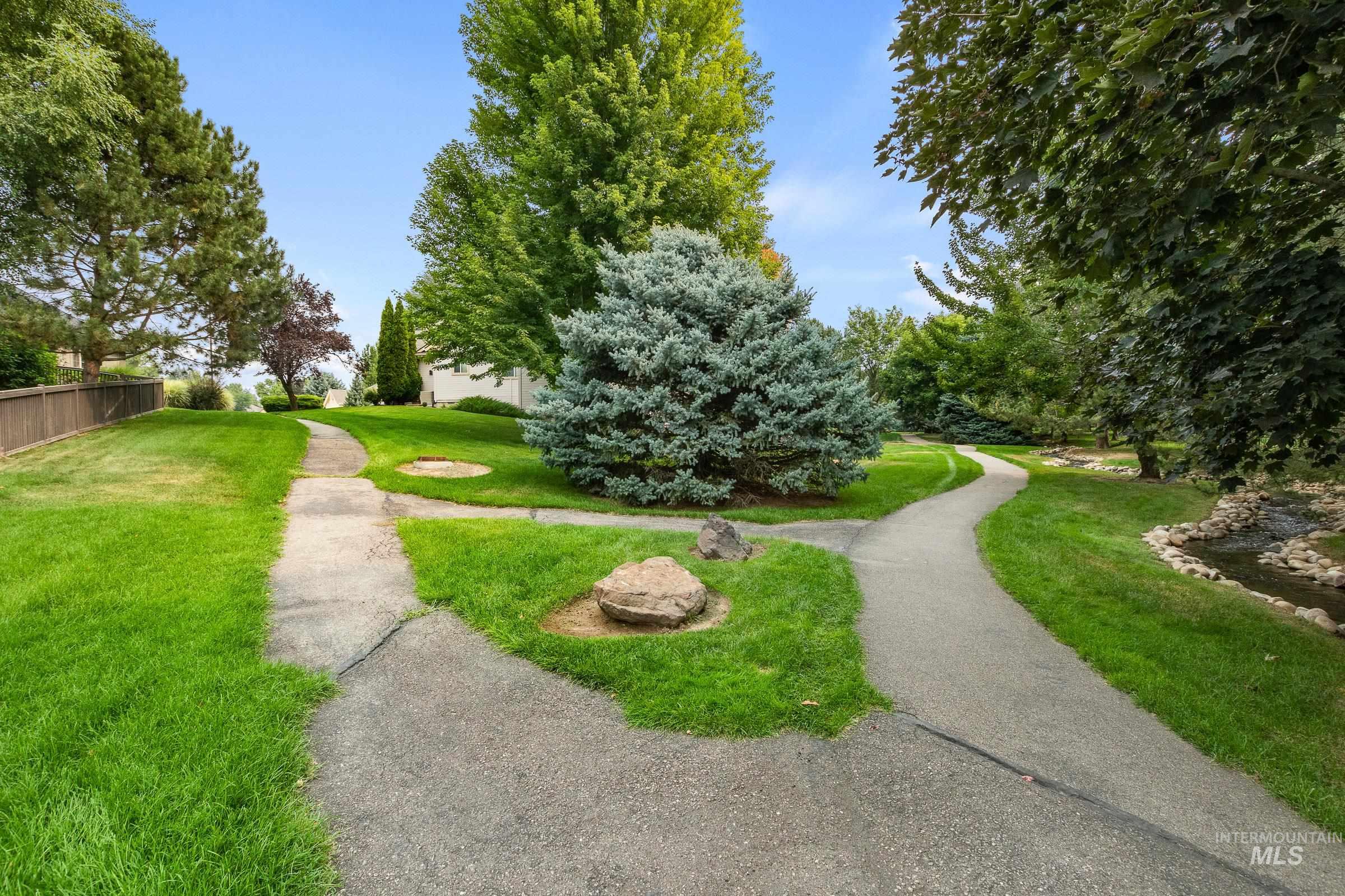 1546 N Prestwick Way