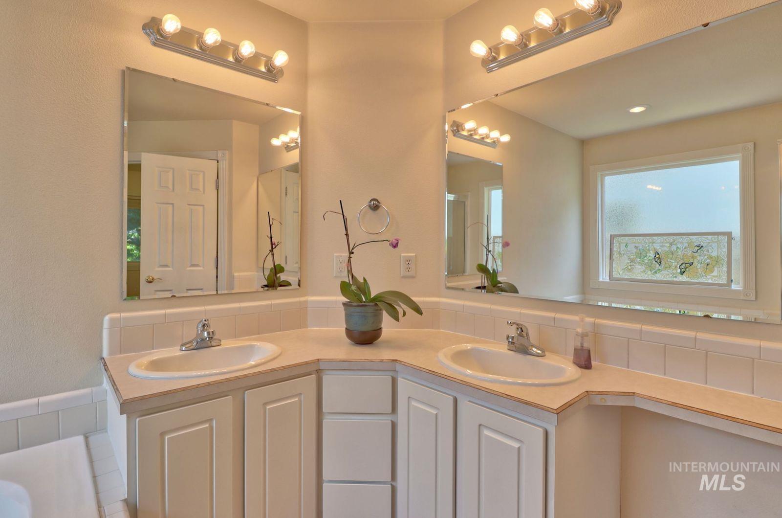 8283 W Galileo Street