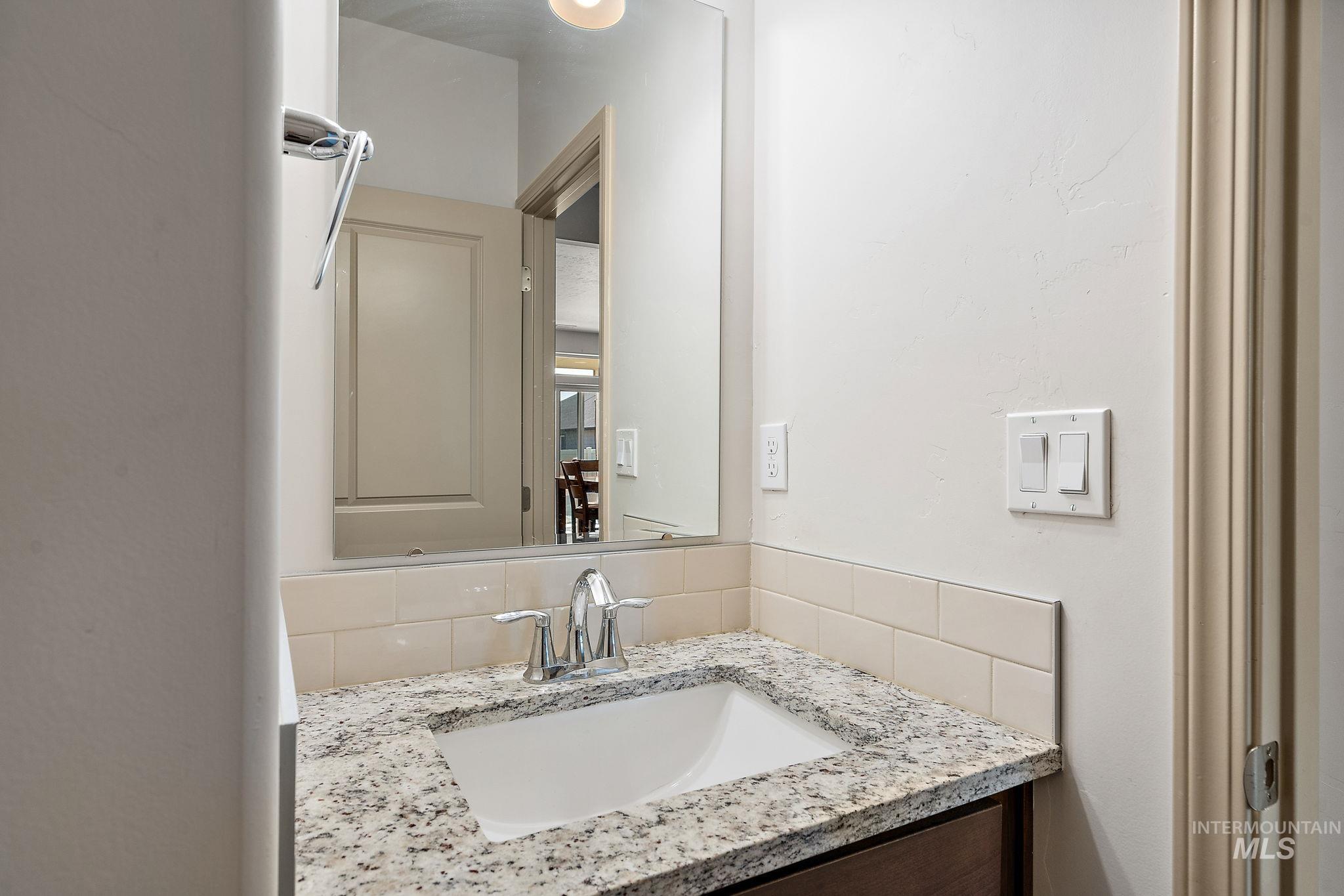 1853 E Porter Unit: E Porter St.