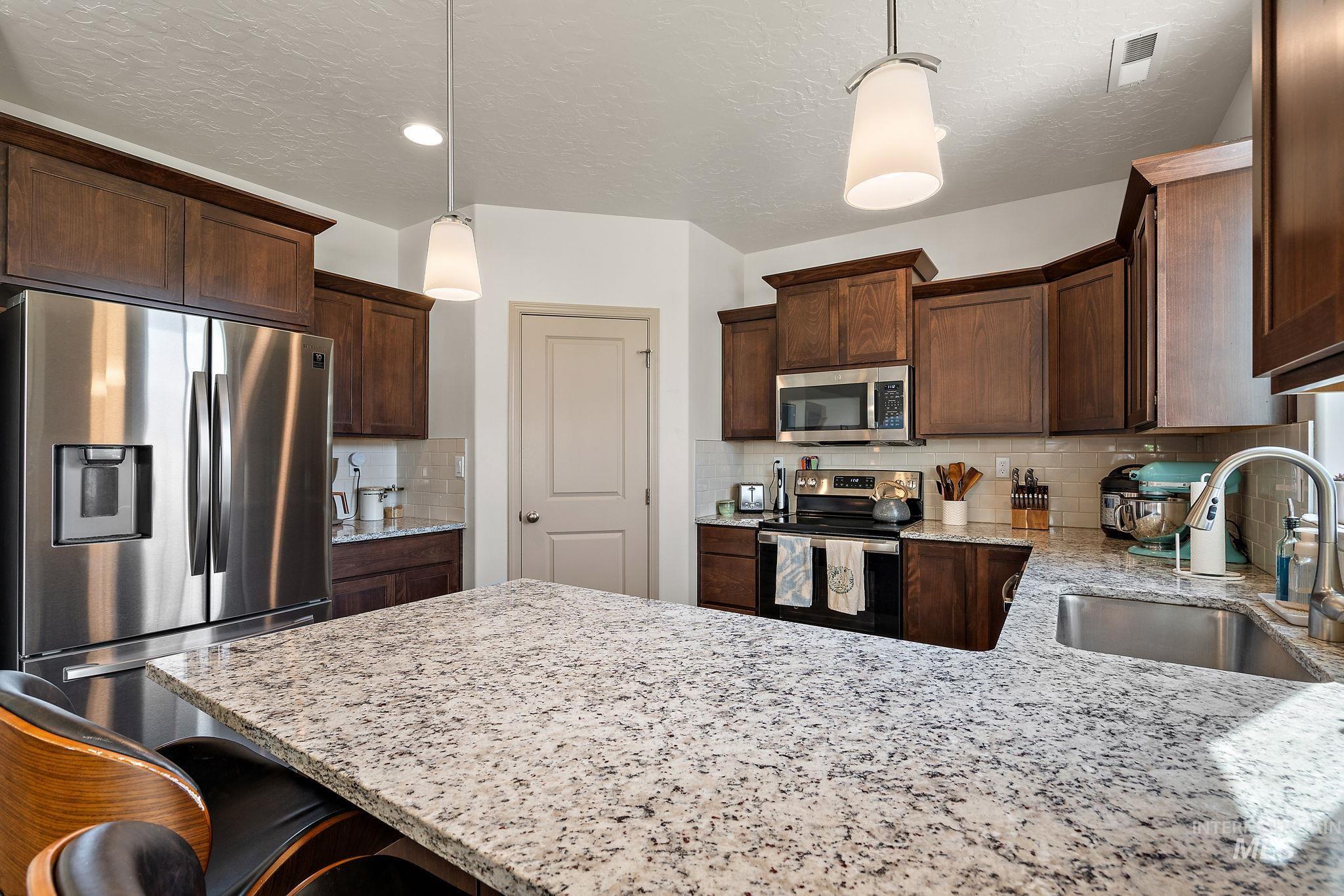 1853 E Porter Unit: E Porter St.