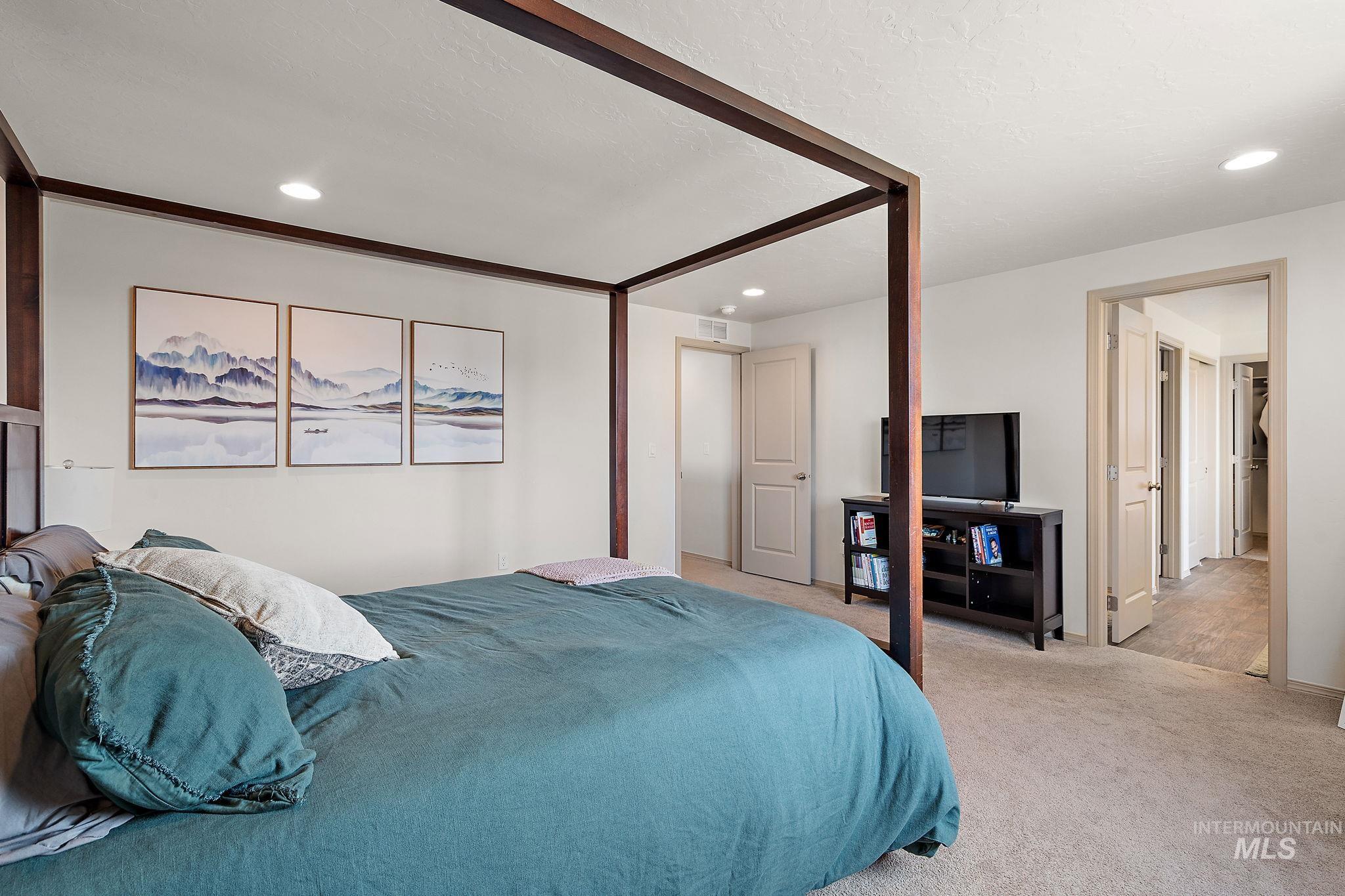 1853 E Porter Unit: E Porter St.