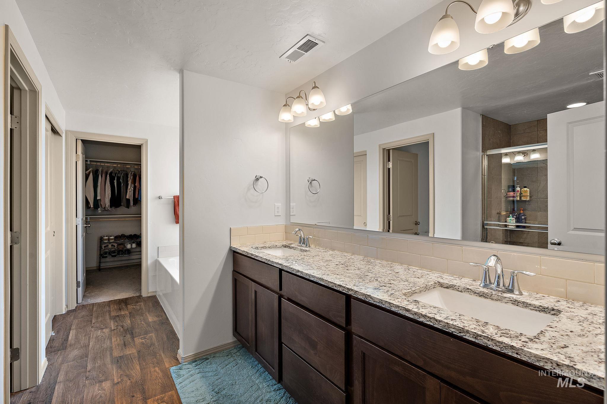 1853 E Porter Unit: E Porter St.