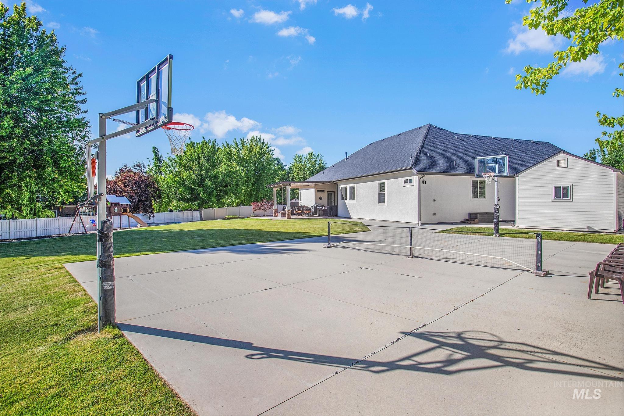 3469 E. Dartmoor Ct