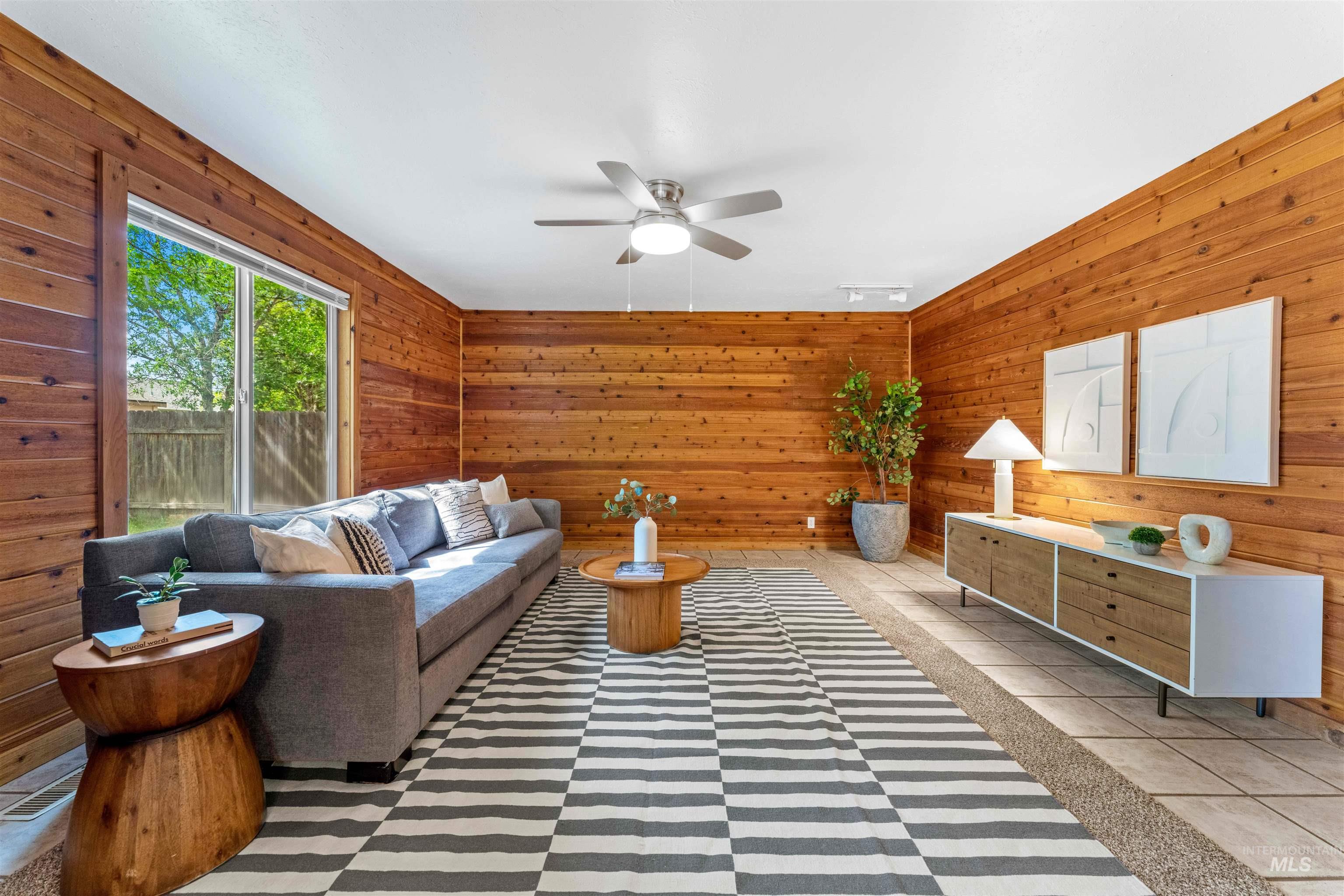 4401 S Falconrest Way