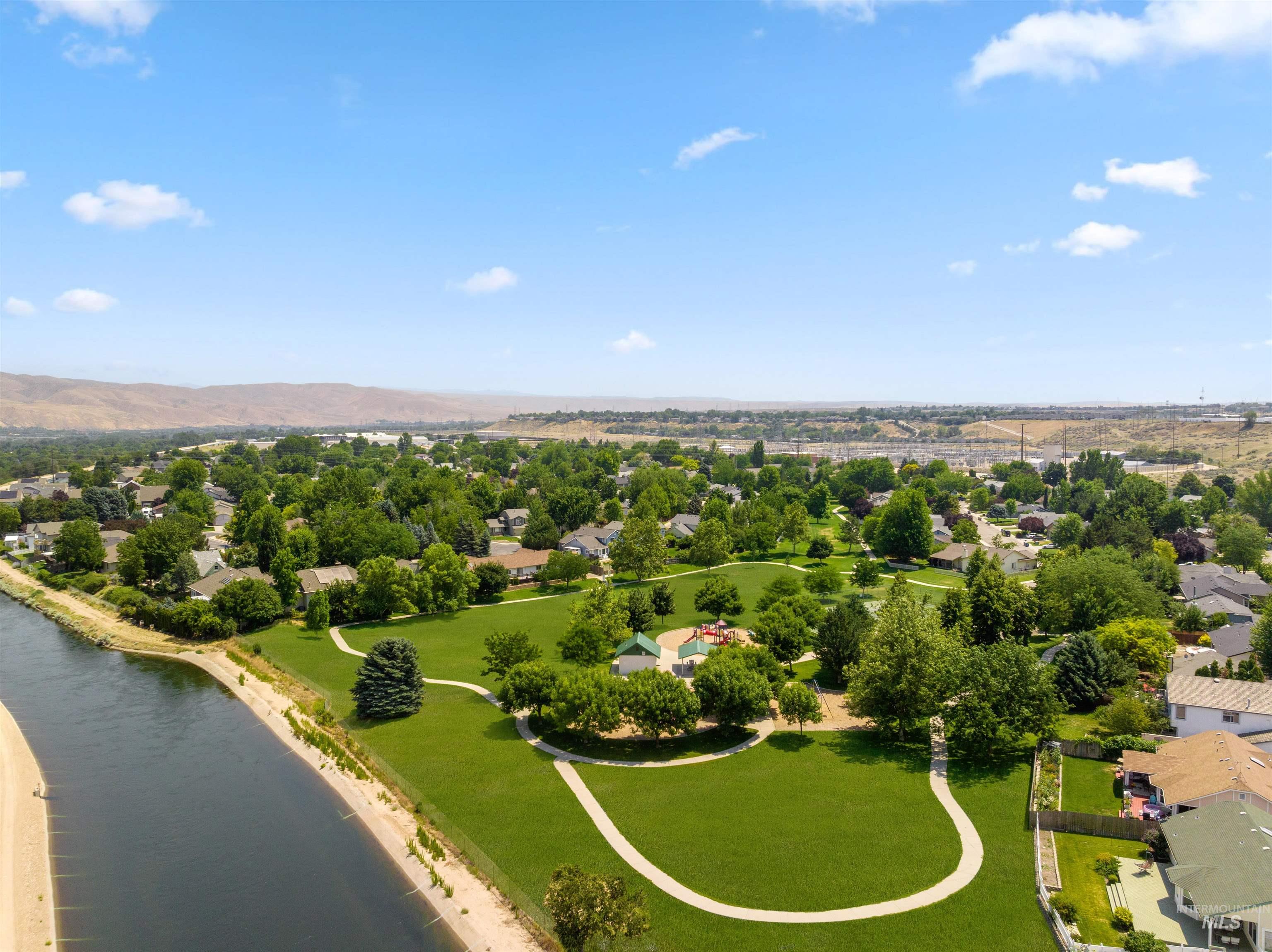 4401 S Falconrest Way