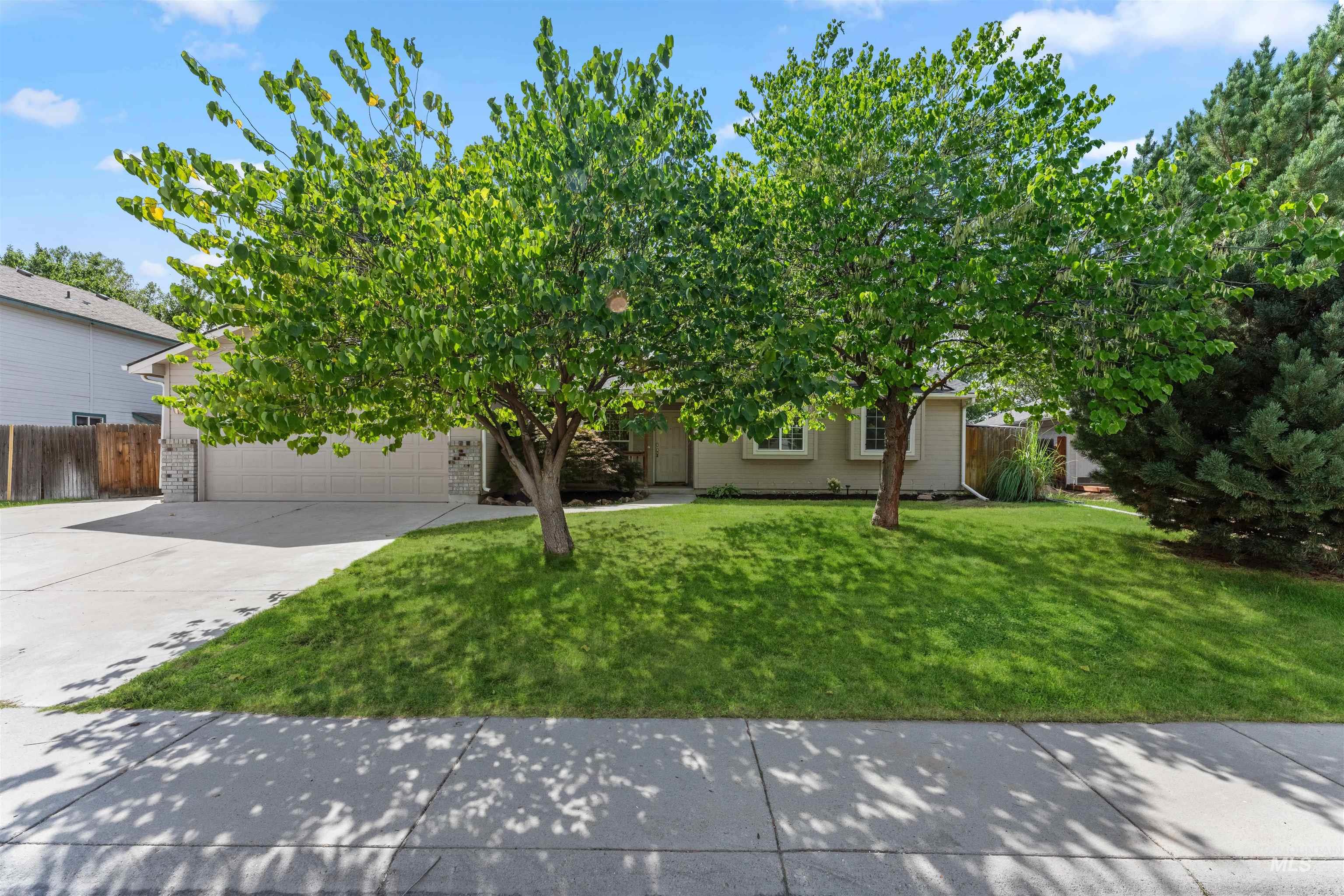 4401 S Falconrest Way