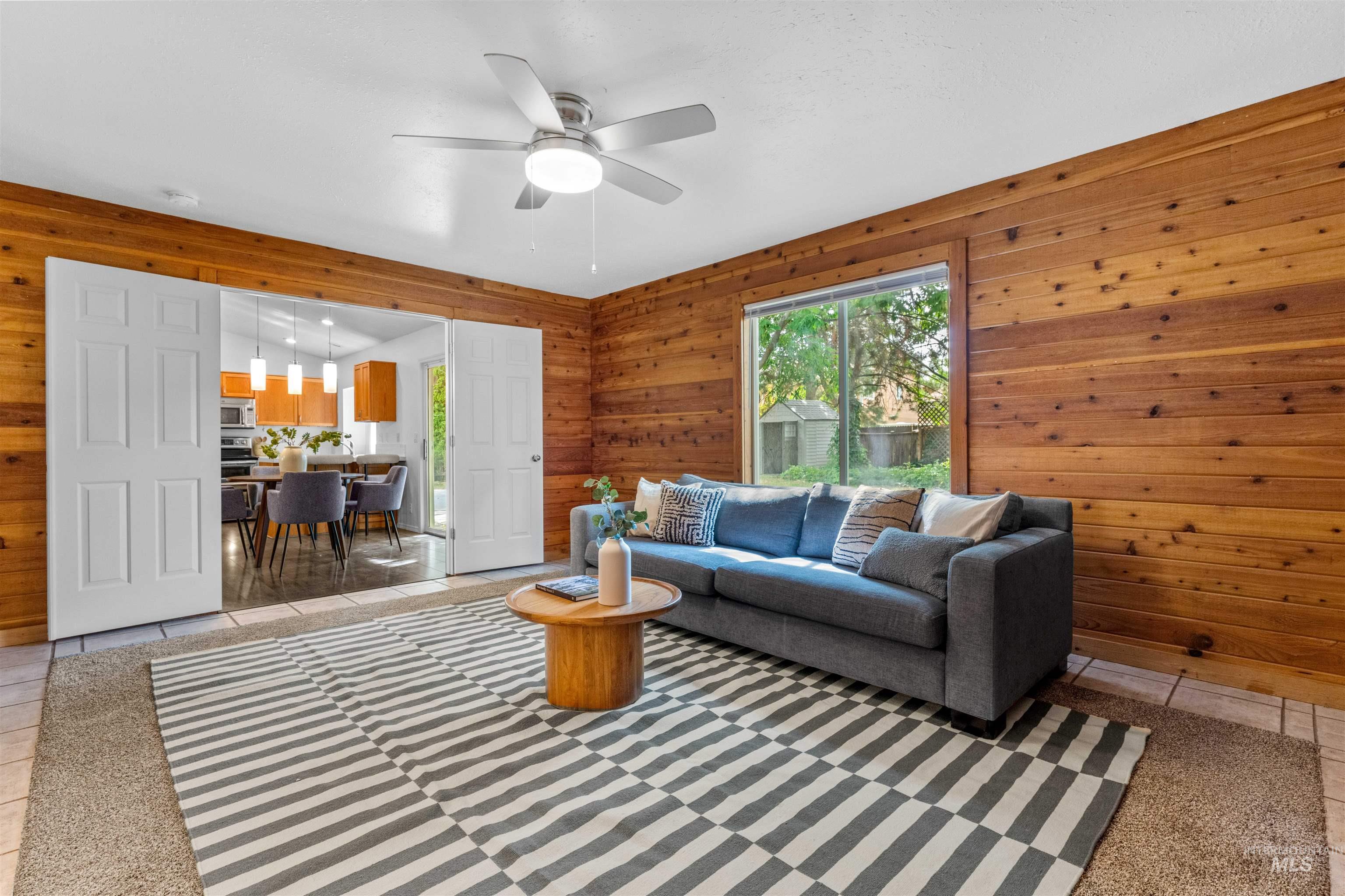 4401 S Falconrest Way