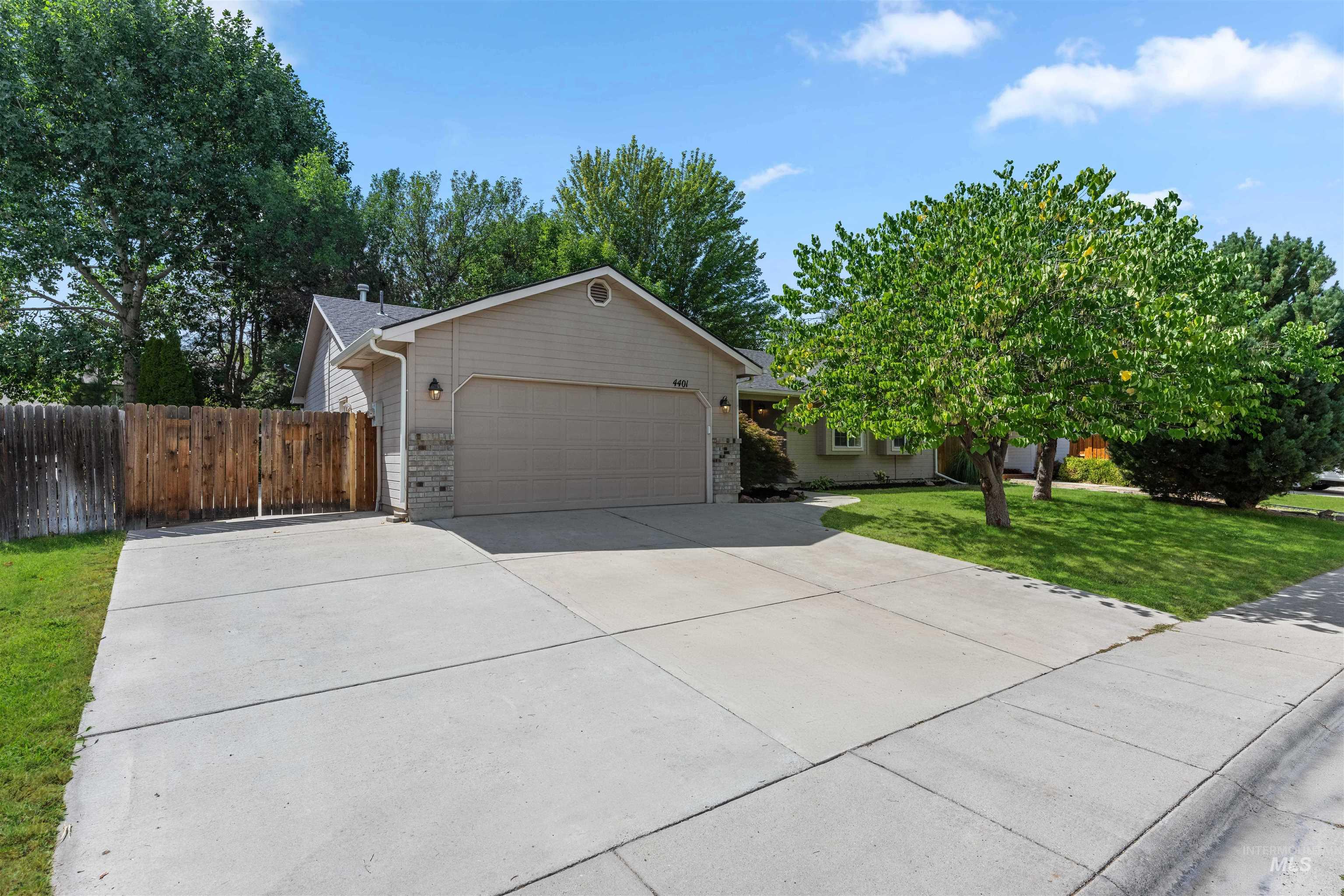 4401 S Falconrest Way