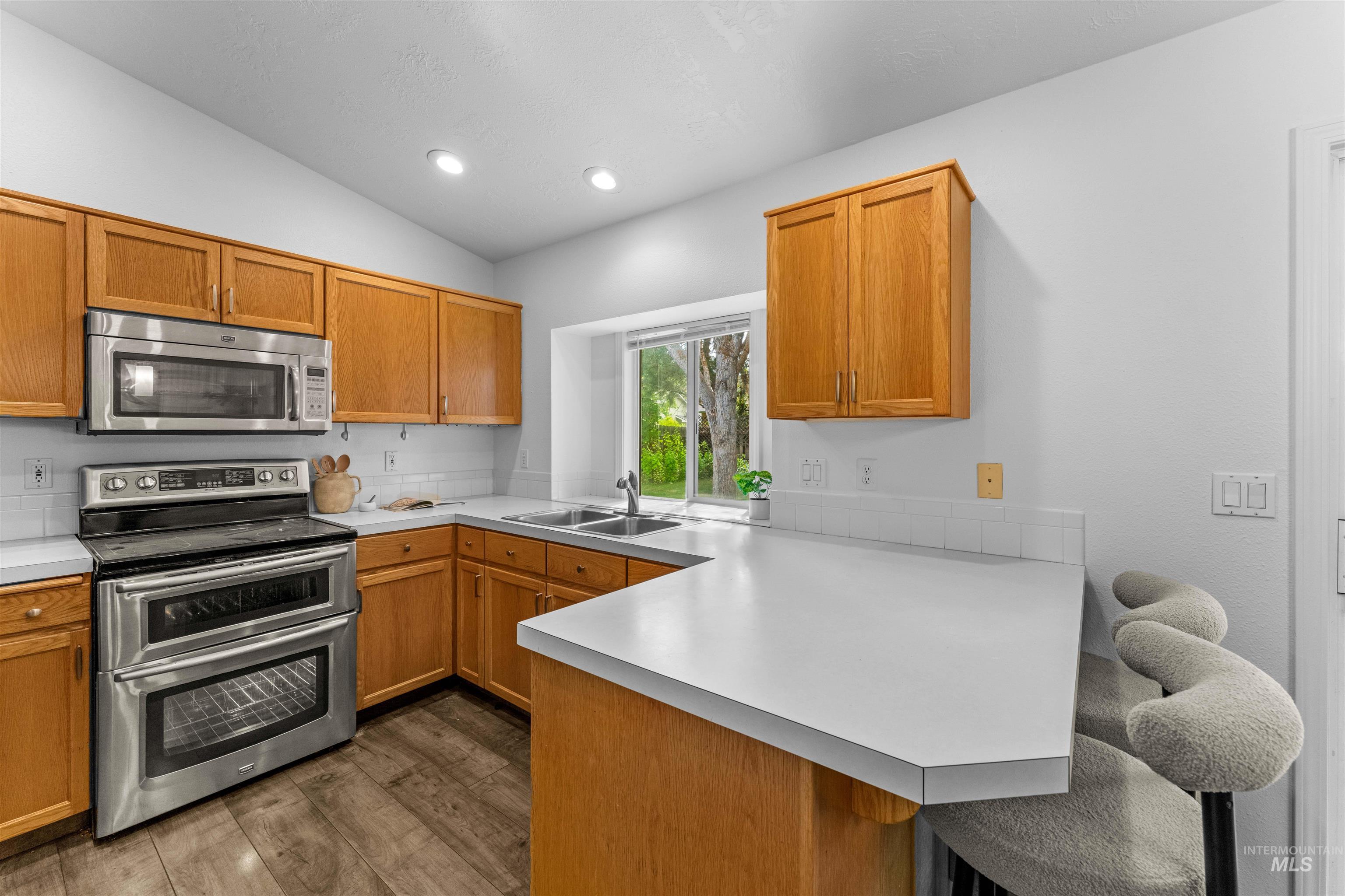 4401 S Falconrest Way