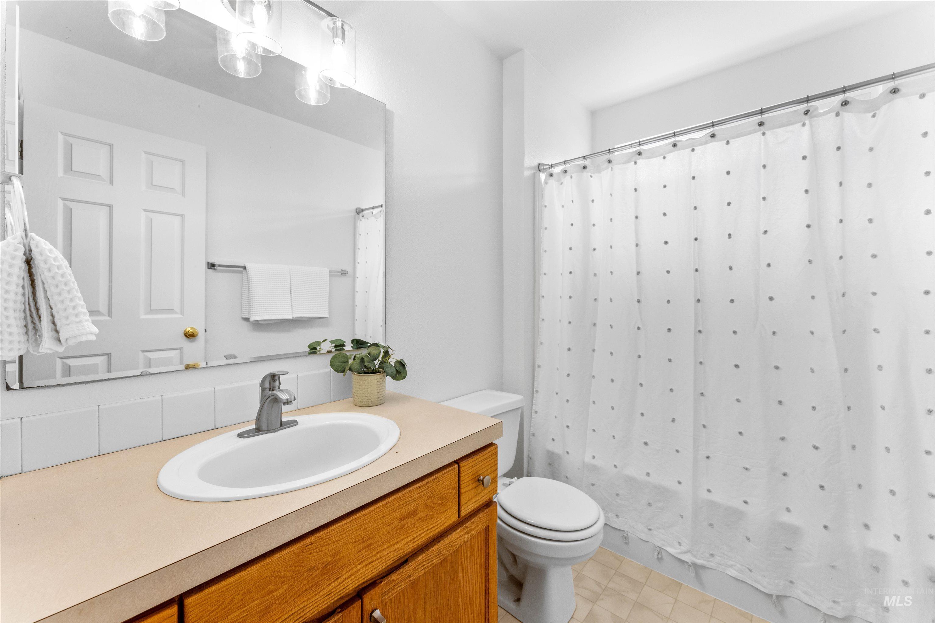 4401 S Falconrest Way