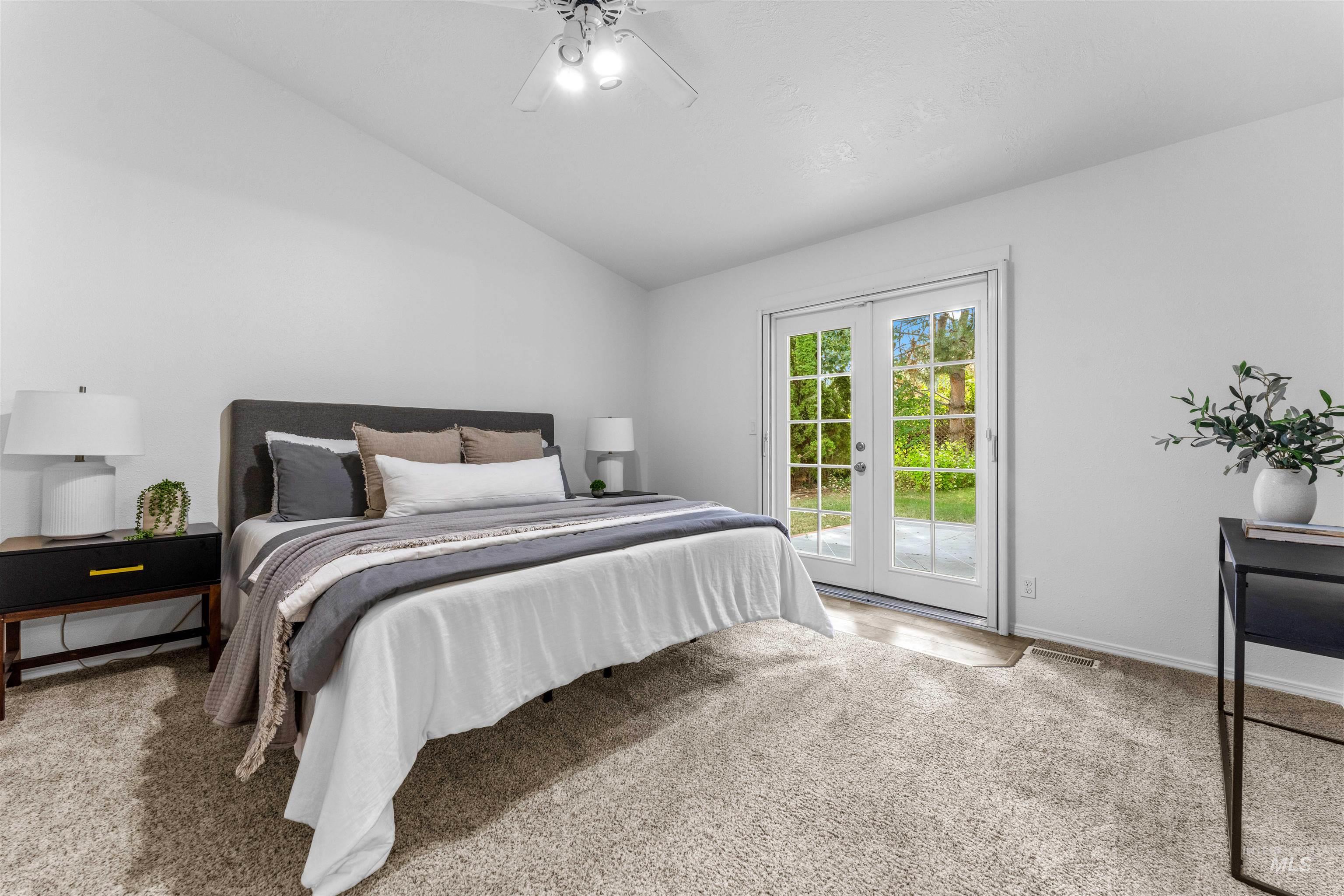 4401 S Falconrest Way