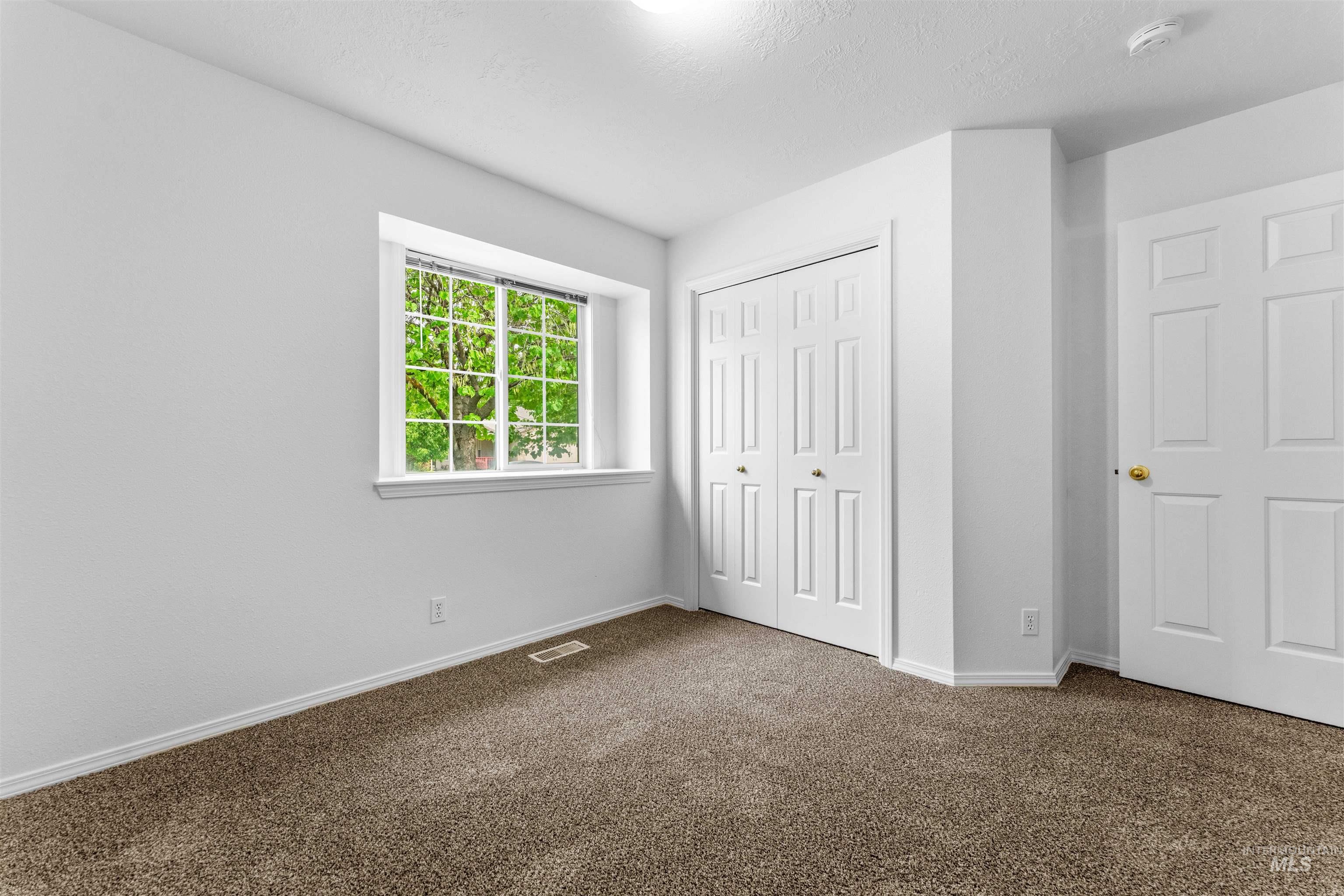 4401 S Falconrest Way