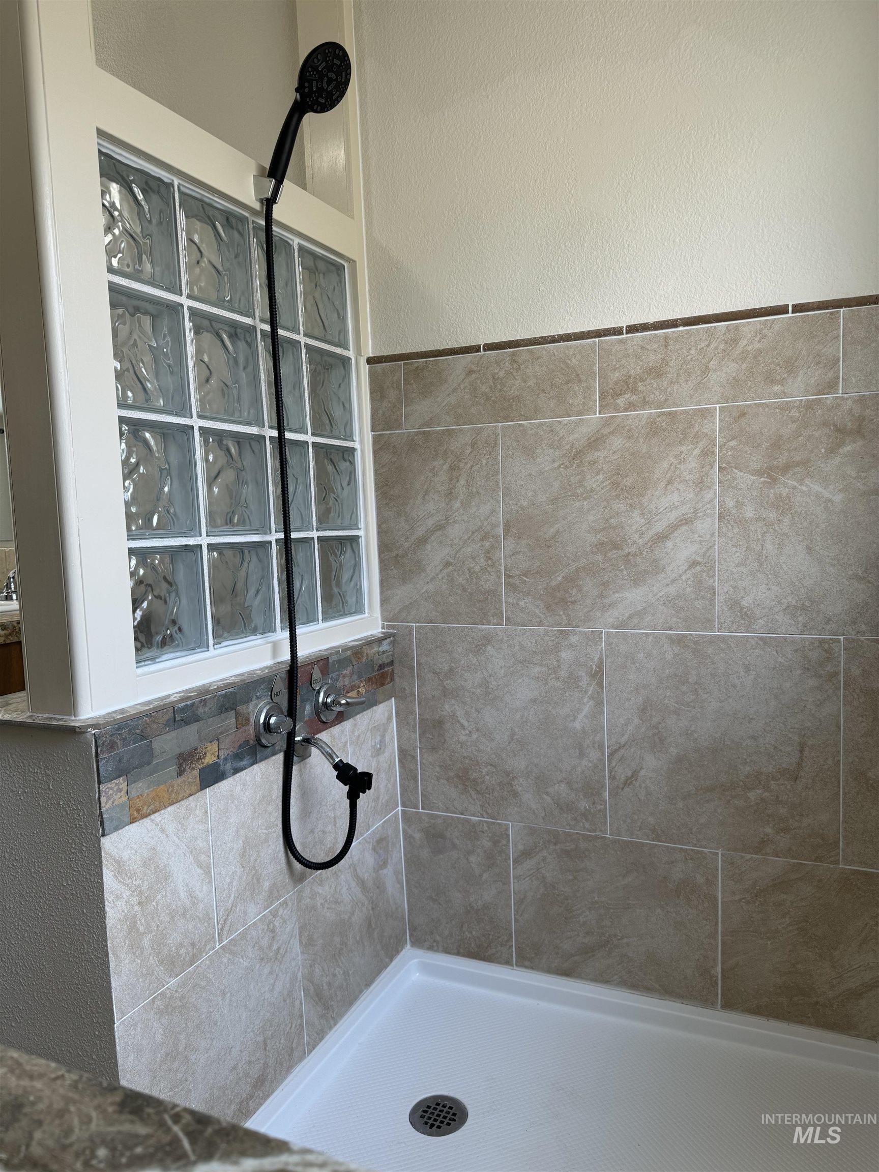 9390 W Ustick Rd Unit: 18