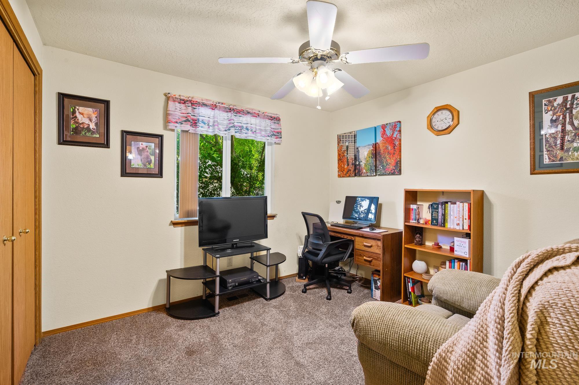 4195 N Cambria Ln