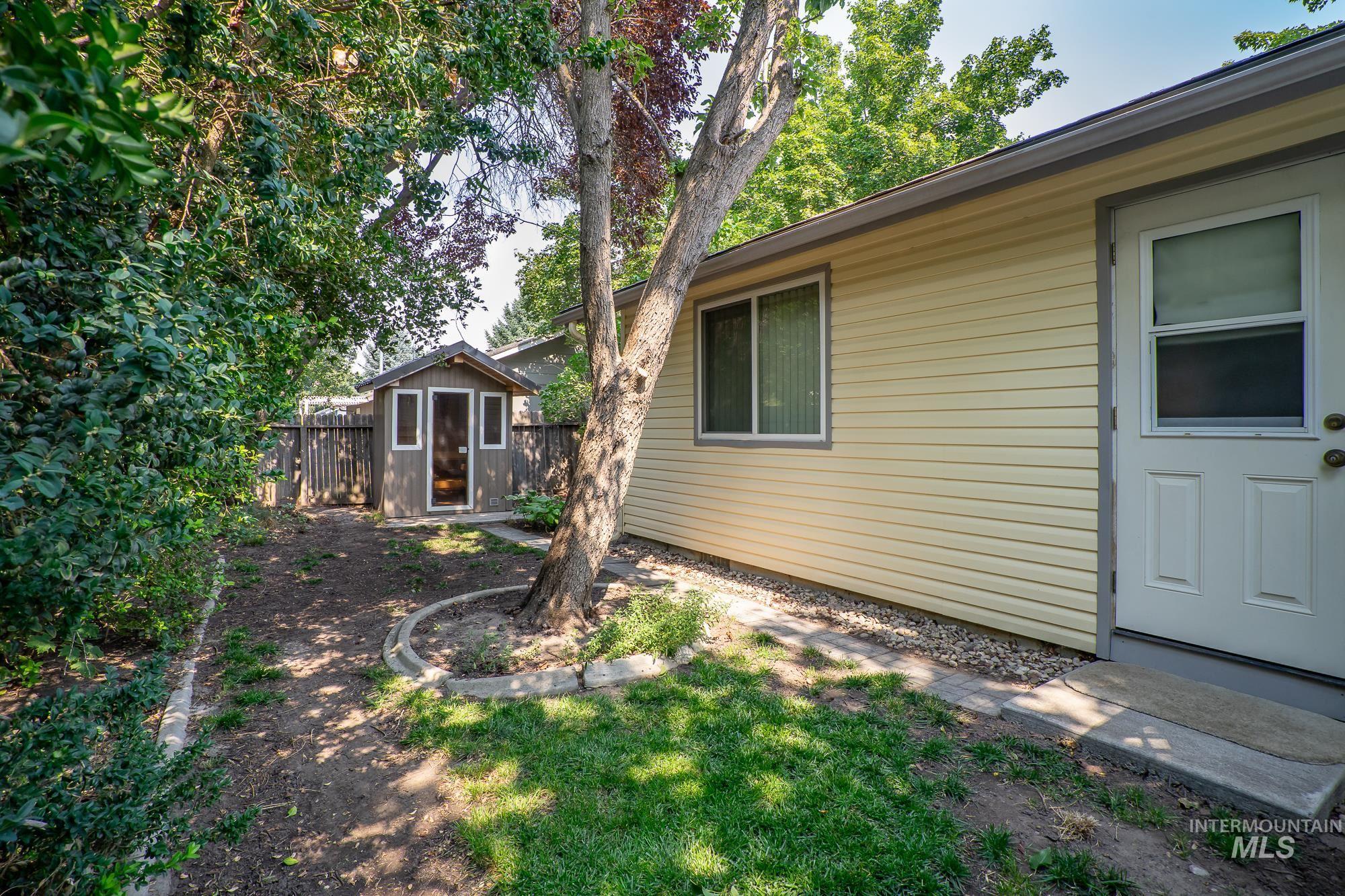 4195 N Cambria Ln