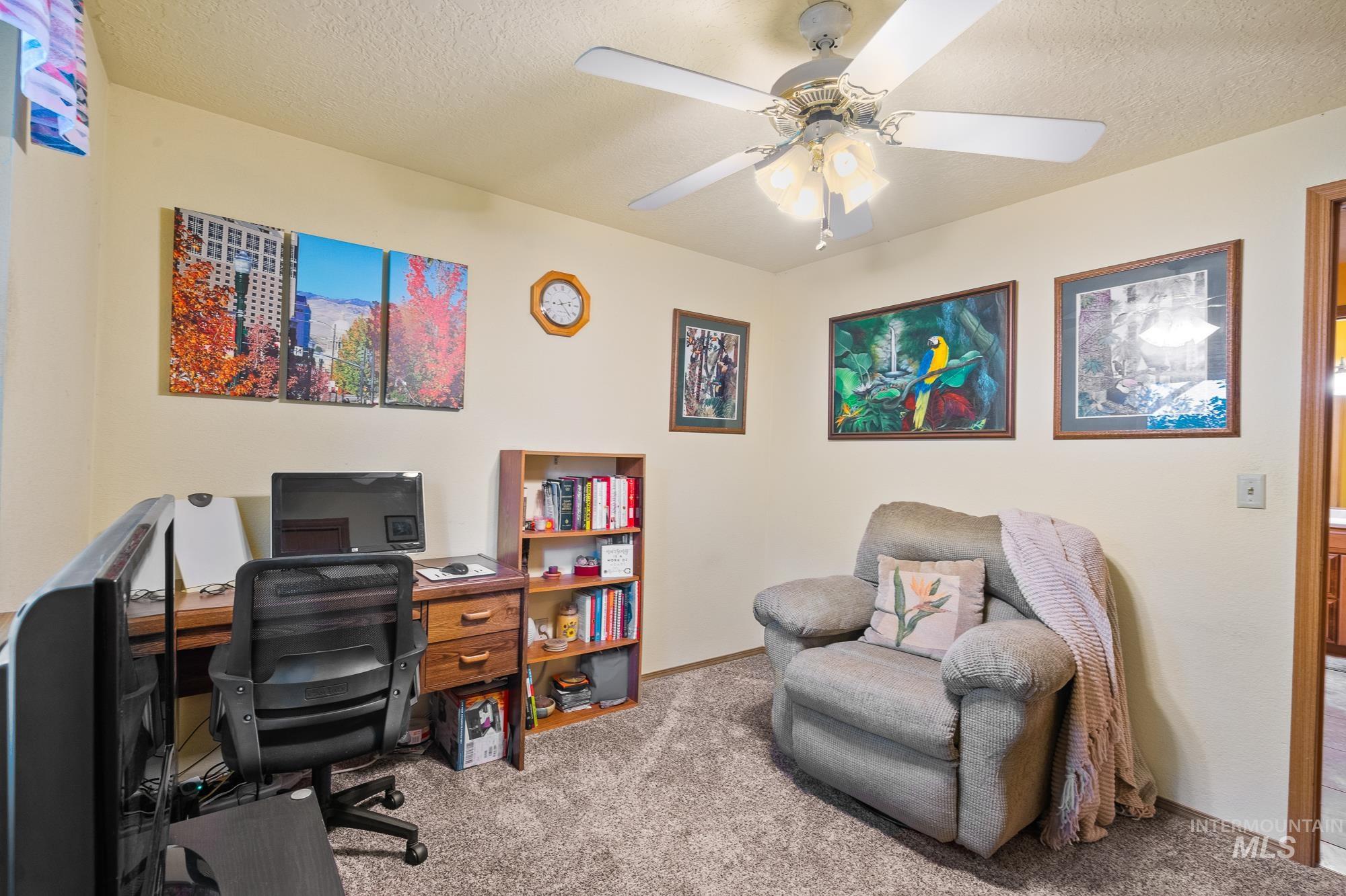 4195 N Cambria Ln