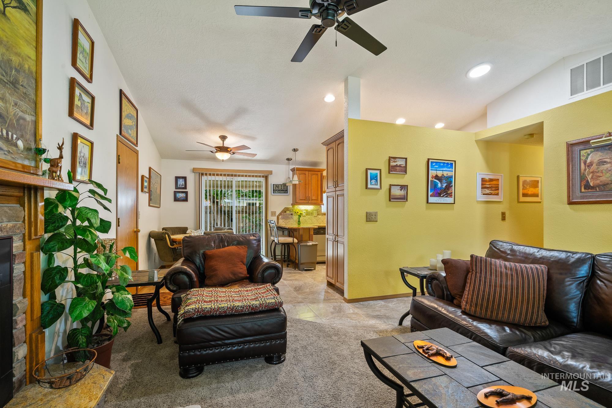 4195 N Cambria Ln