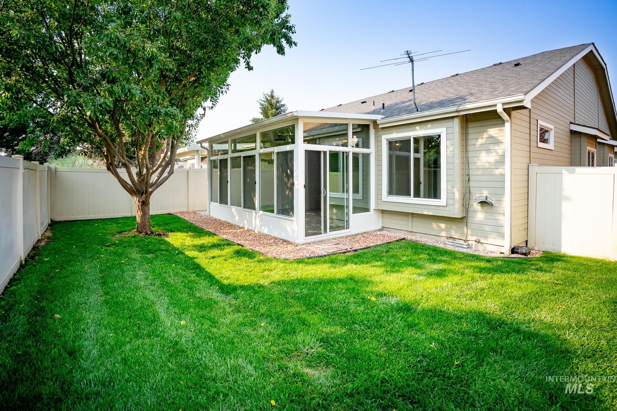 1631 W Lonesome Dove